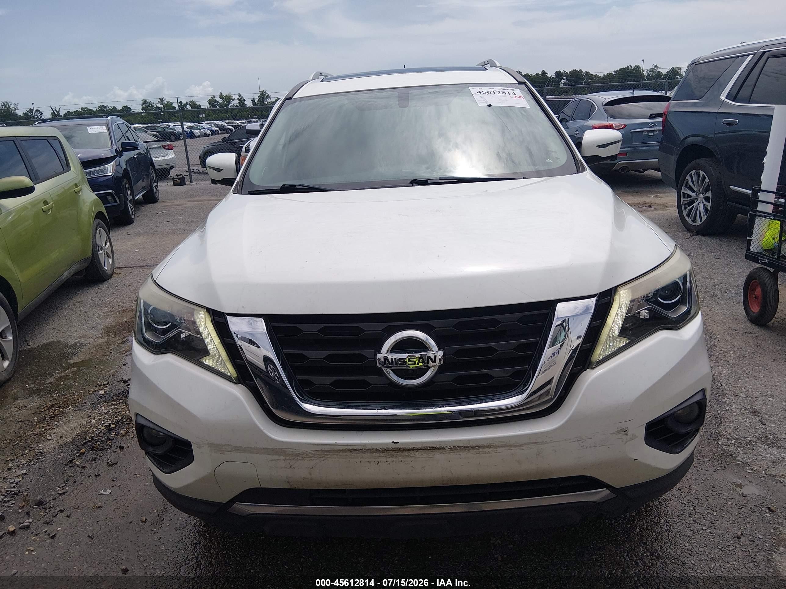 2017 Nissan Pathfinder Platinum White vin: 5N1DR2MM6HC912511