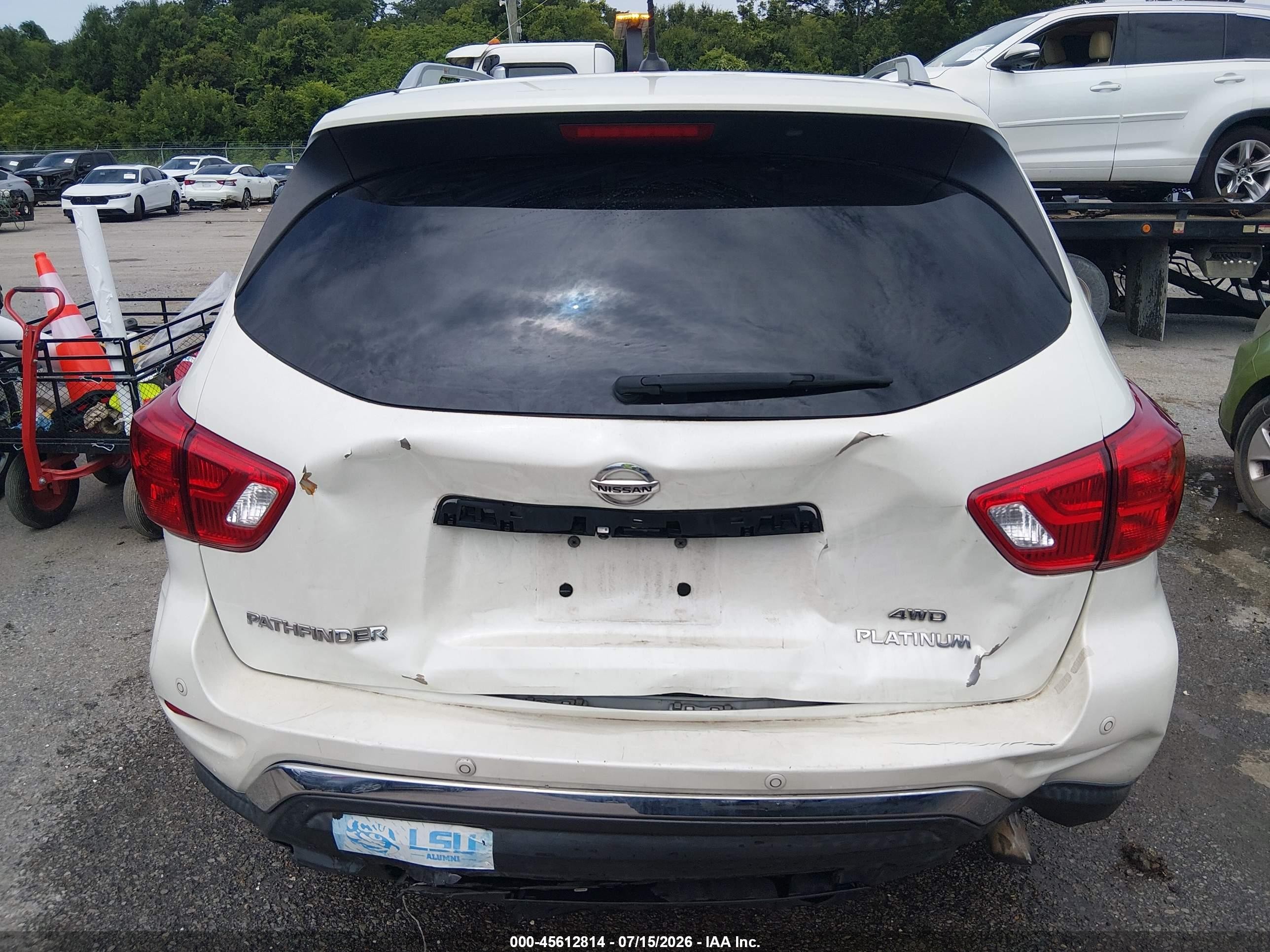 2017 Nissan Pathfinder Platinum White vin: 5N1DR2MM6HC912511