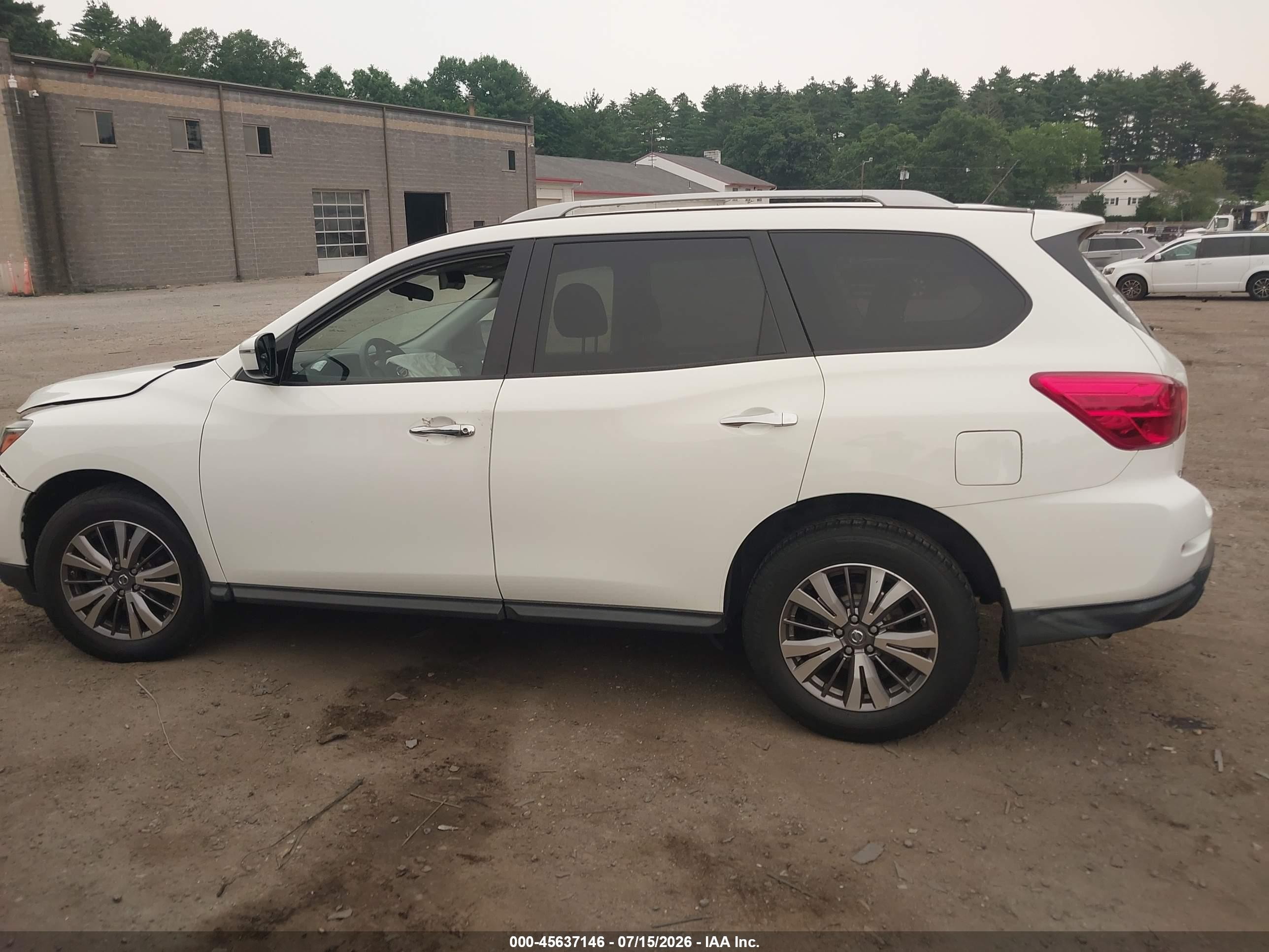 2018 Nissan Pathfinder S White vin: 5N1DR2MM6JC644453