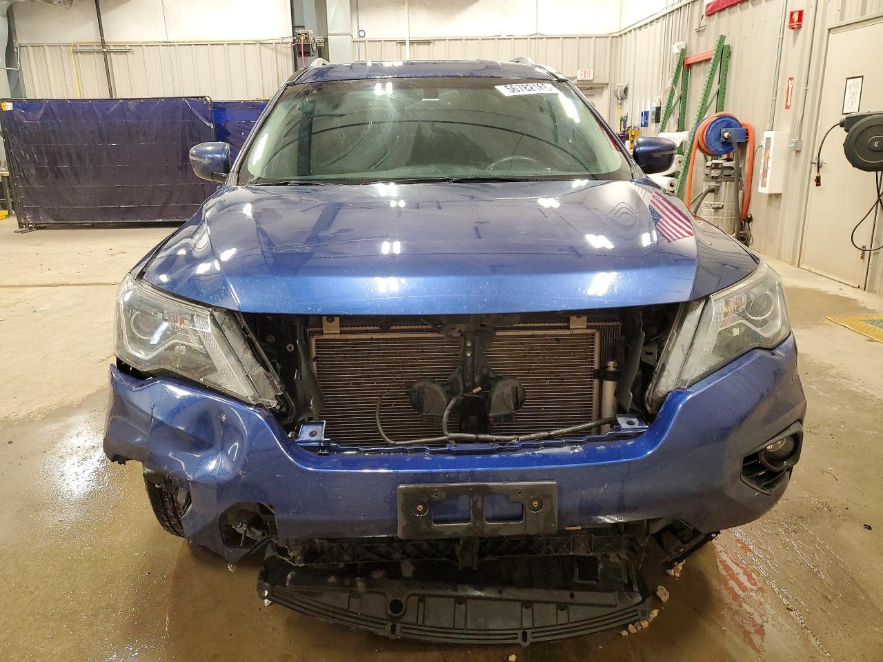 2018 Nissan Pathfinder Sv Blue vin: 5N1DR2MM7JC602244