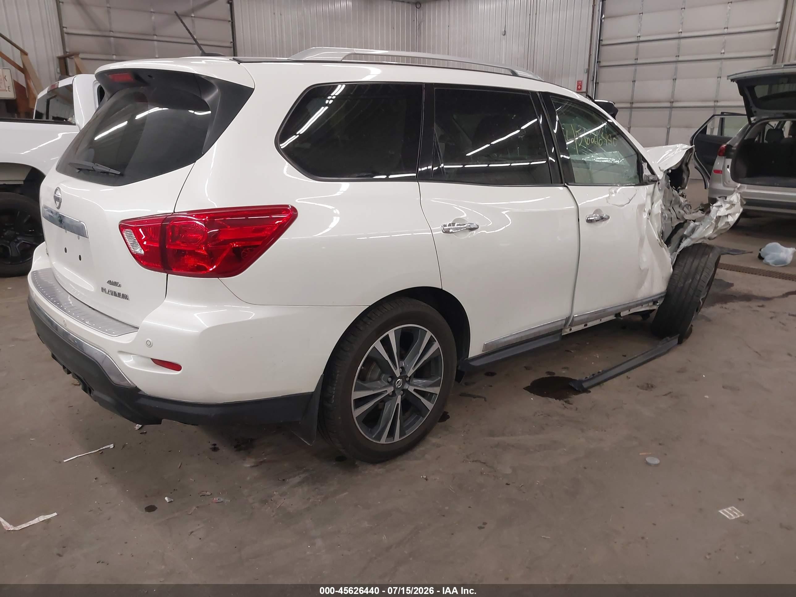 2018 Nissan Pathfinder Platinum White vin: 5N1DR2MM7JC656806