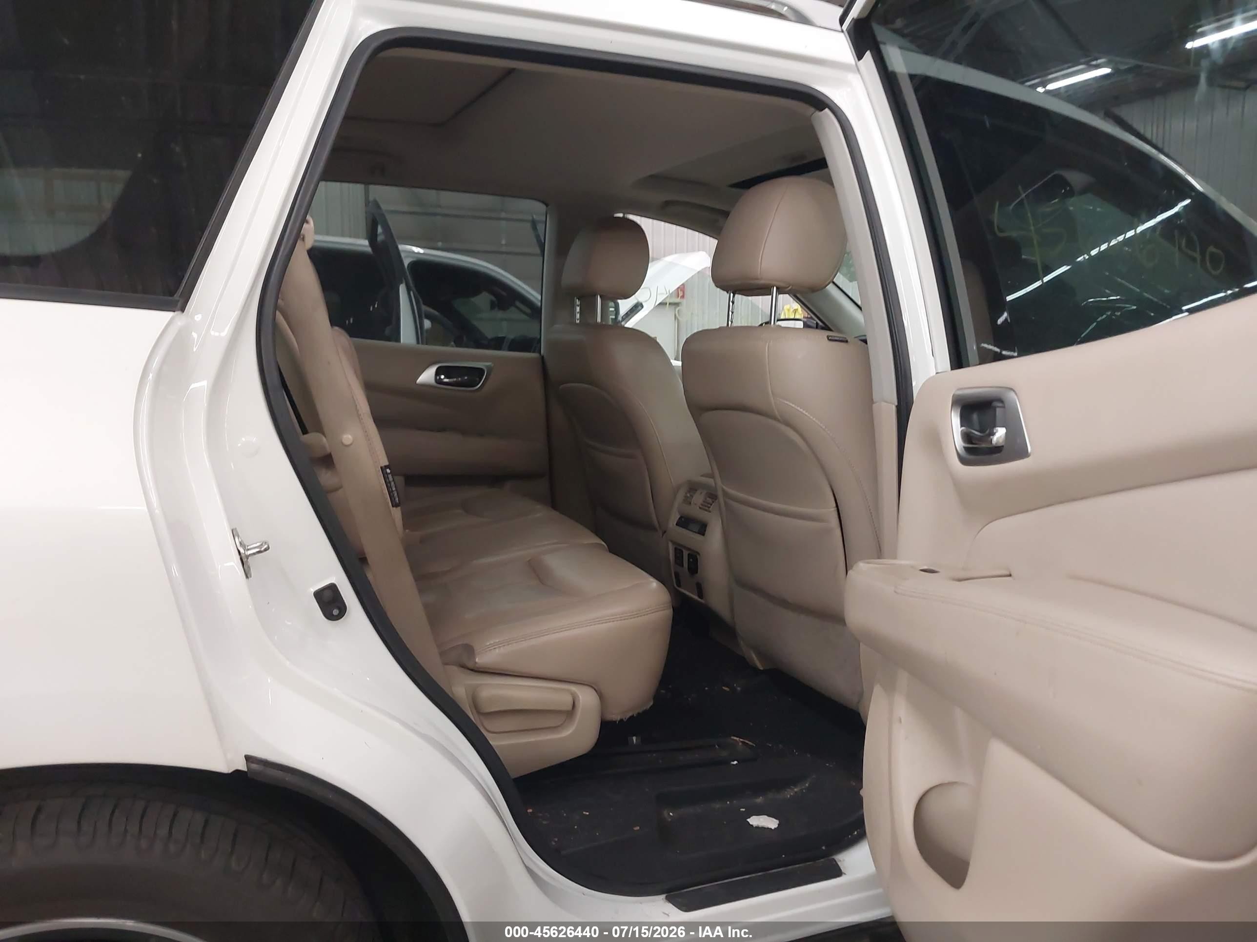 2018 Nissan Pathfinder Platinum White vin: 5N1DR2MM7JC656806