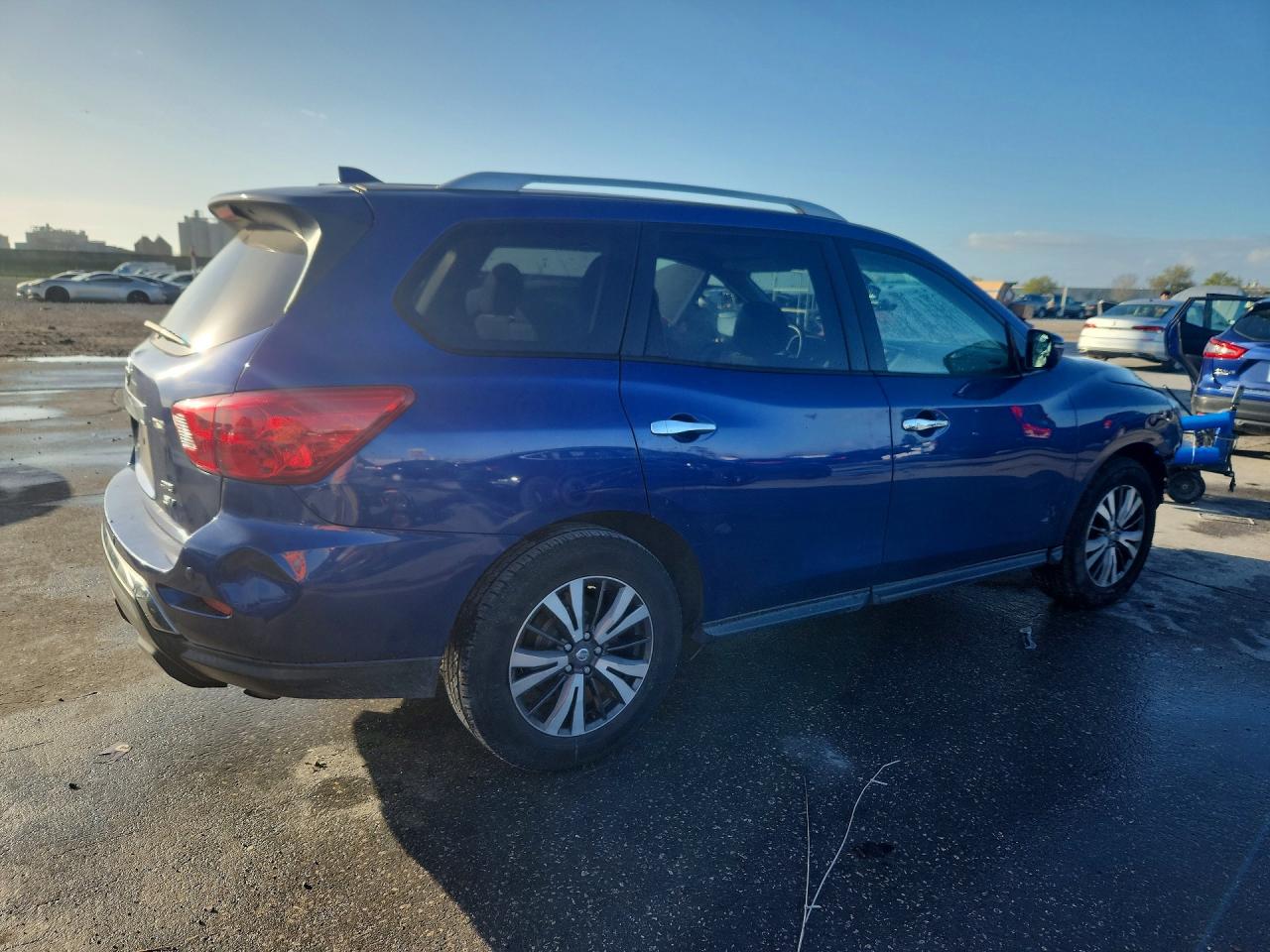 2019 Nissan Pathfinder Sv Blue vin: 5N1DR2MM7KC620082