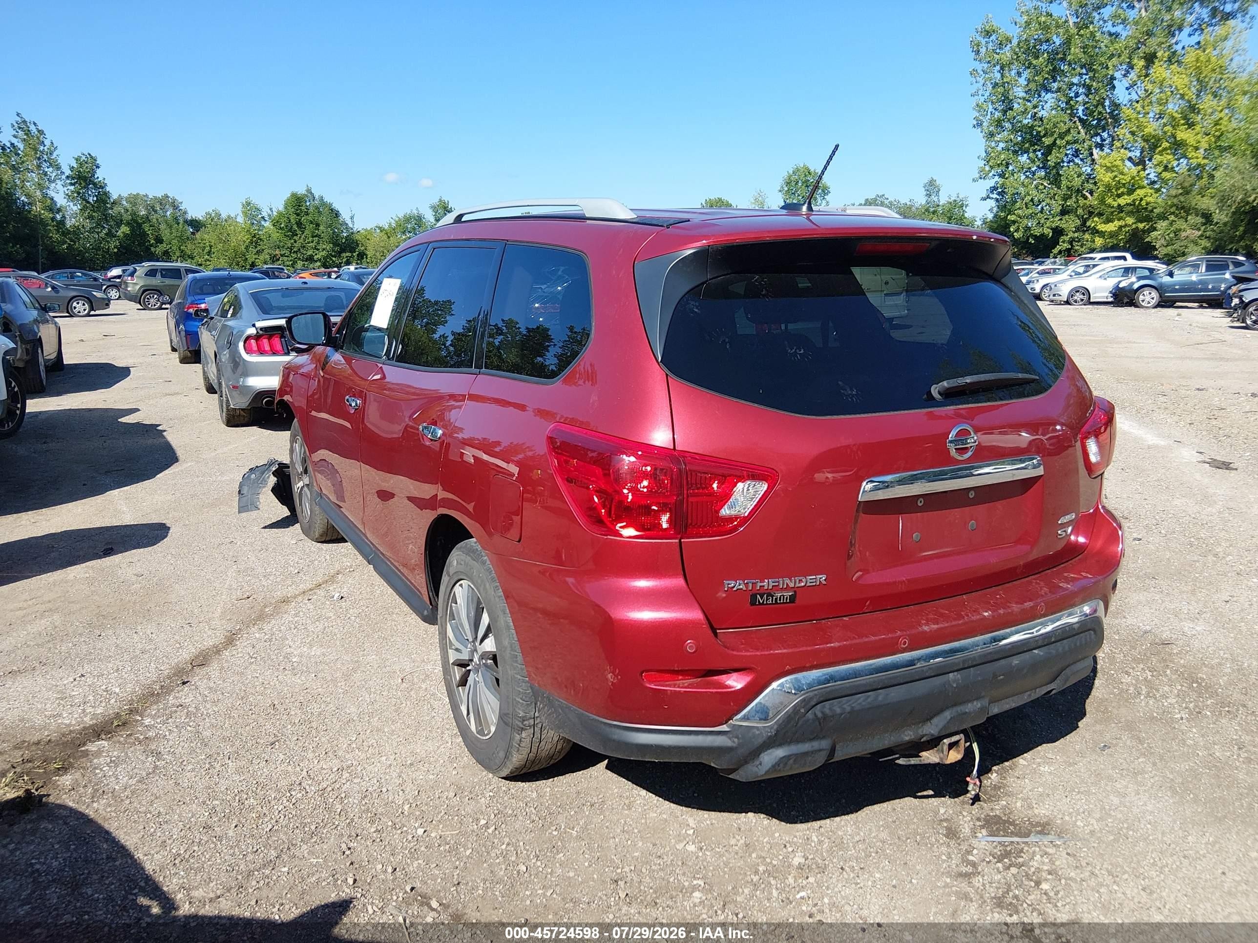 2017 Nissan Pathfinder Platinum/s/sl/sv Red vin: 5N1DR2MM8HC607107