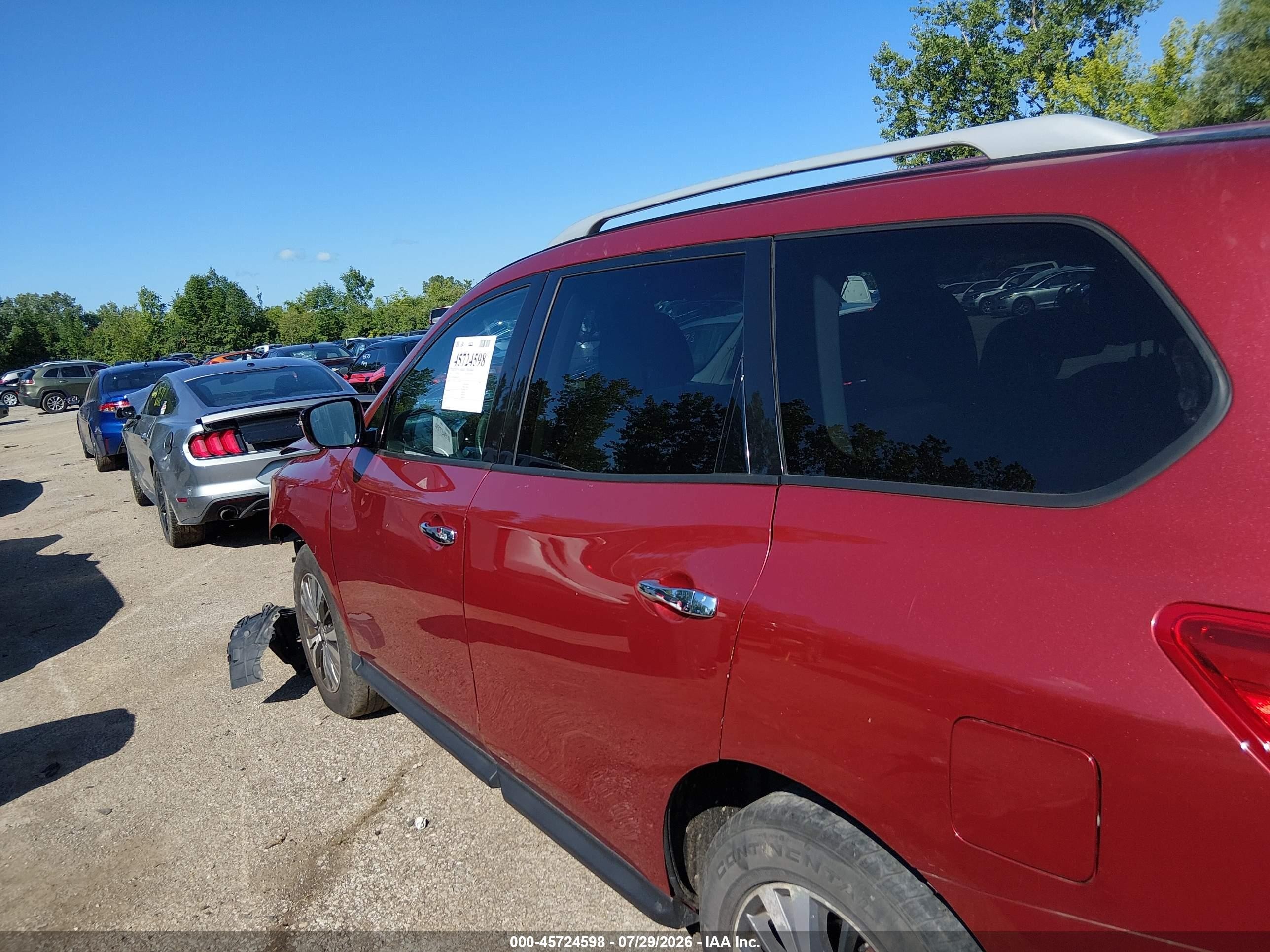 2017 Nissan Pathfinder Platinum/s/sl/sv Red vin: 5N1DR2MM8HC607107