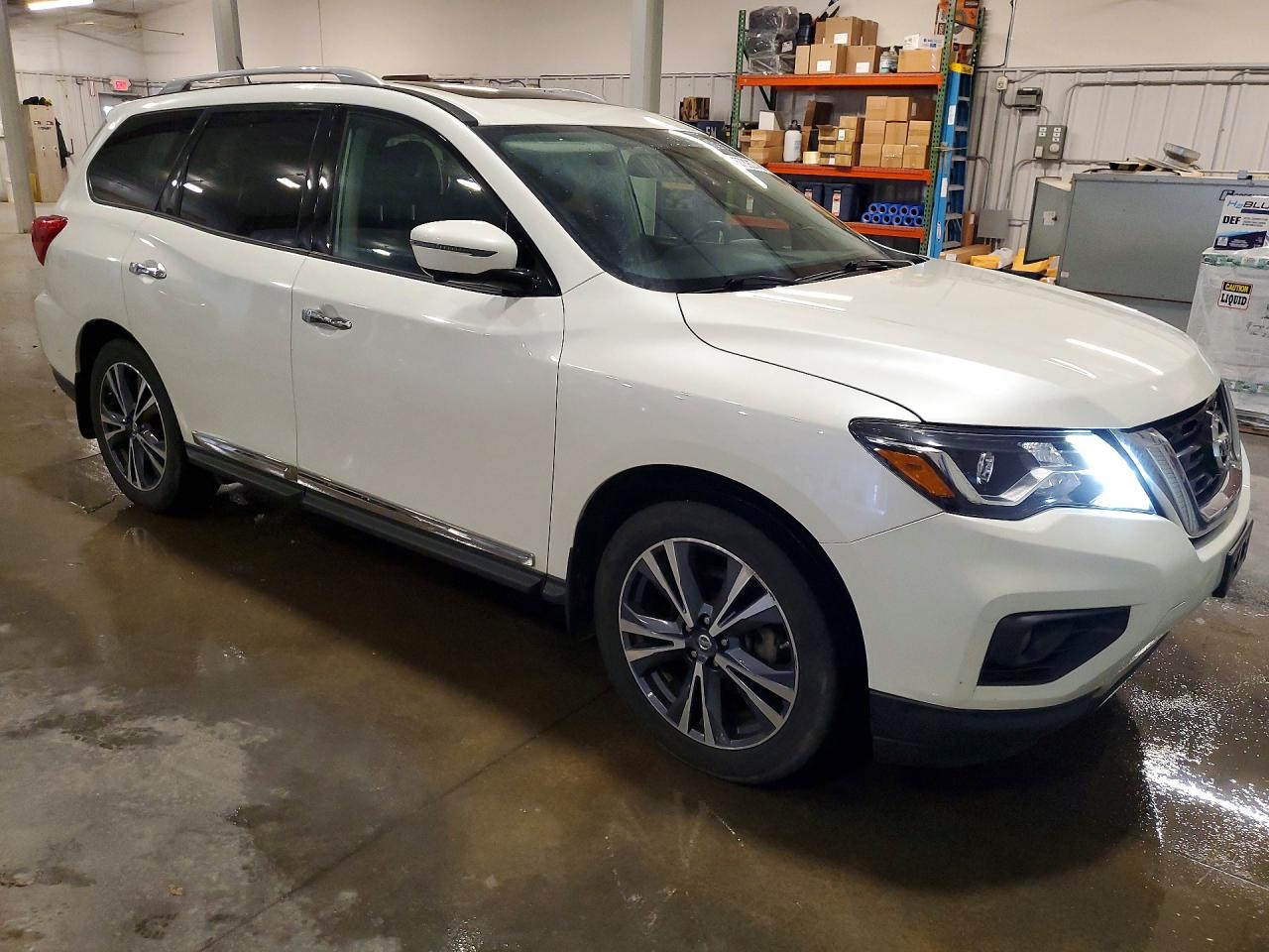 2017 Nissan Pathfinder Platinum White vin: 5N1DR2MM8HC674760