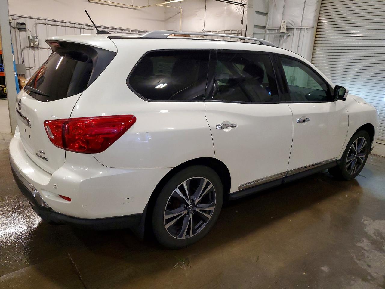 2017 Nissan Pathfinder Platinum White vin: 5N1DR2MM8HC674760