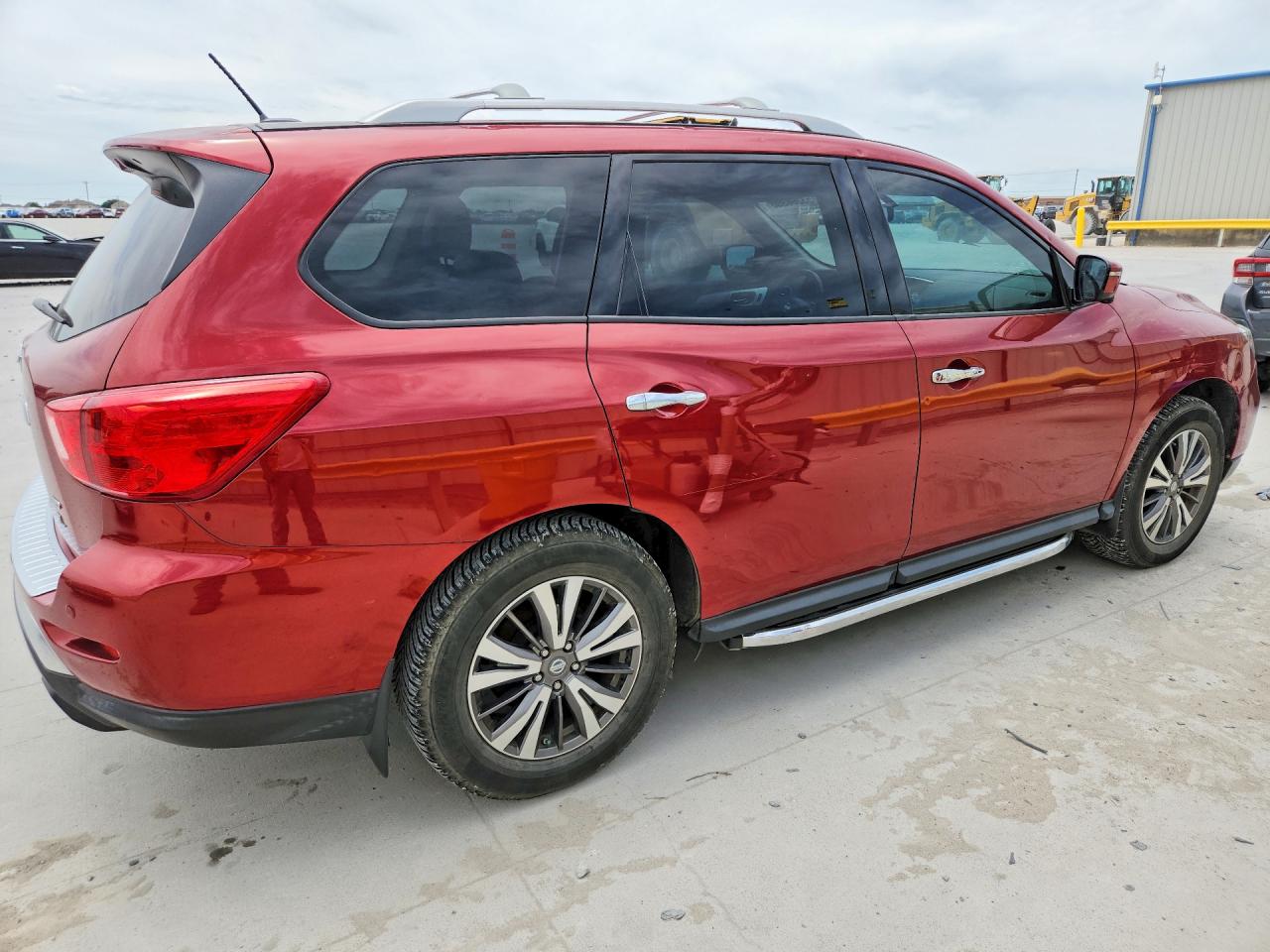 2017 Nissan Pathfinder S Red vin: 5N1DR2MM8HC695916