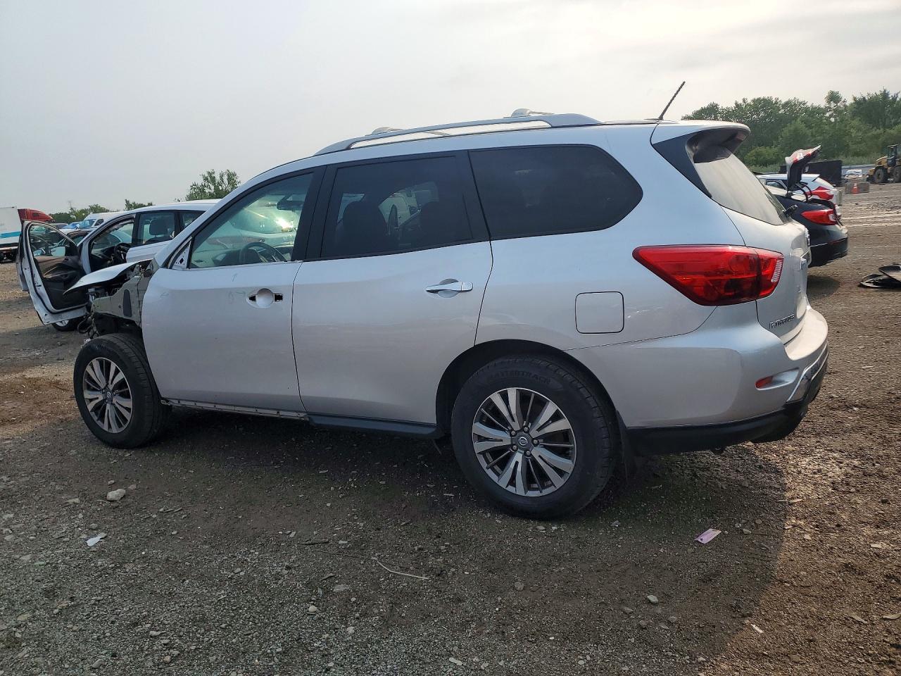 2018 Nissan Pathfinder S Silver vin: 5N1DR2MM8JC628576