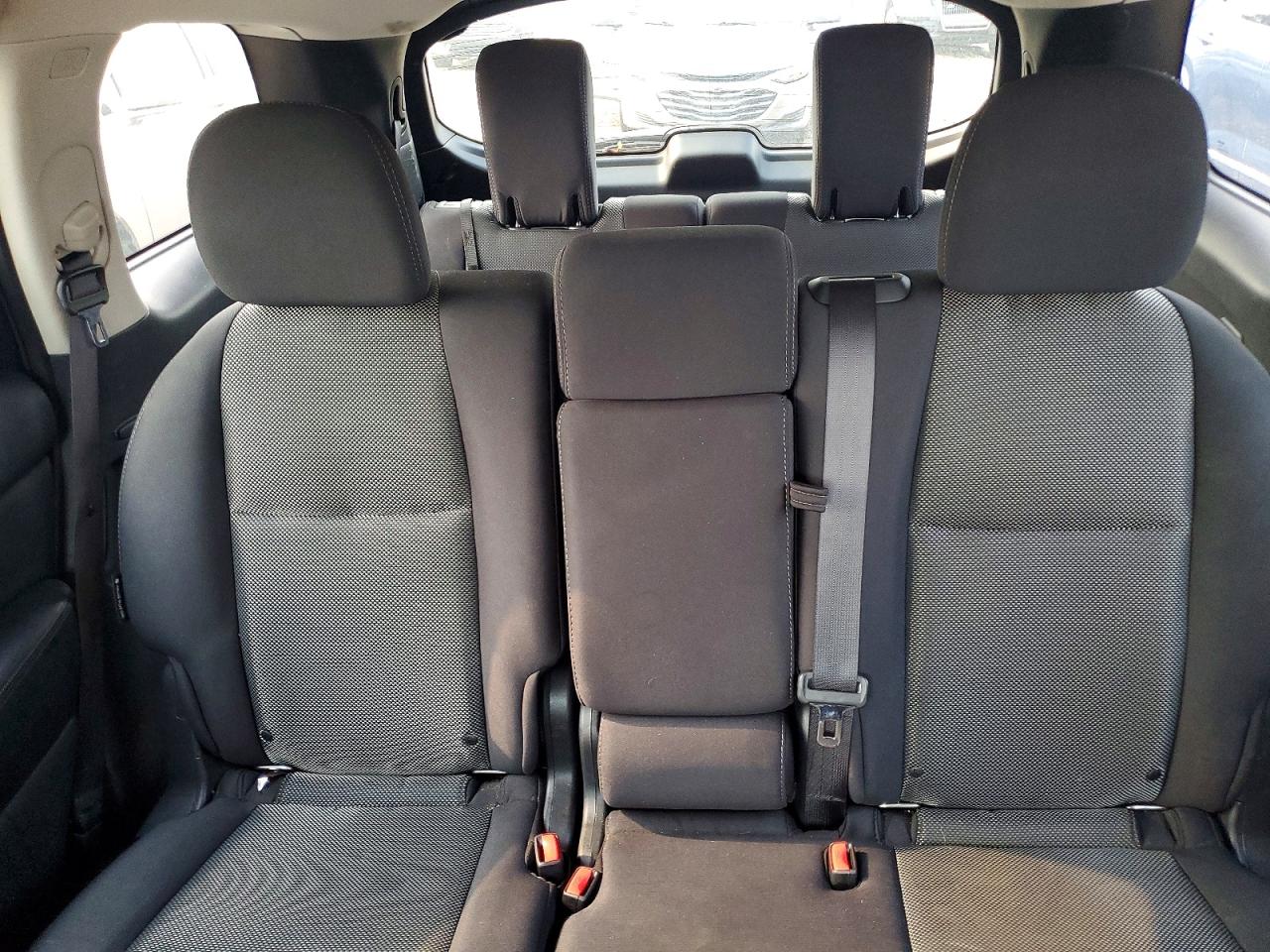 2018 Nissan Pathfinder S Silver vin: 5N1DR2MM8JC628576