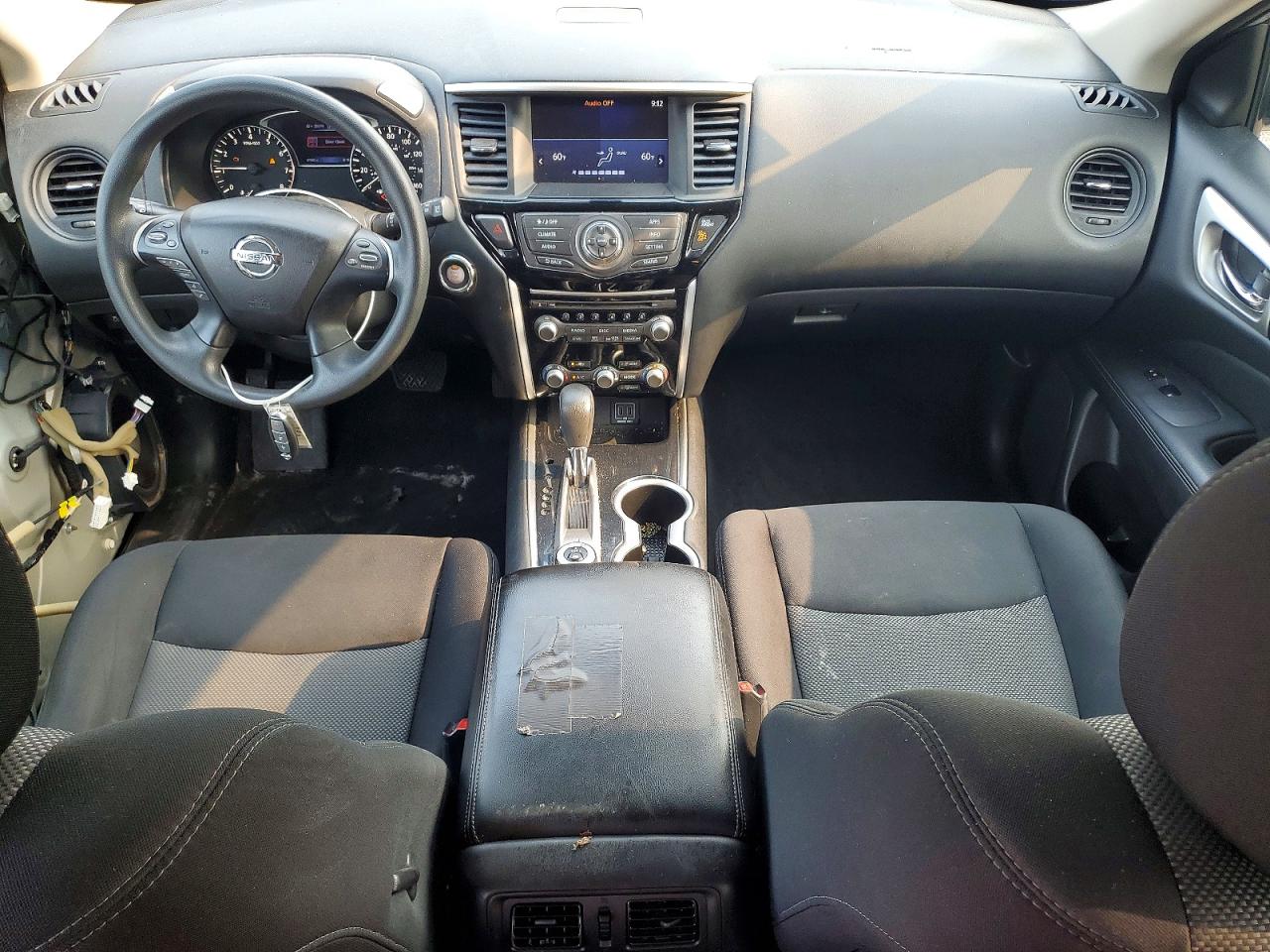 2018 Nissan Pathfinder S Silver vin: 5N1DR2MM8JC628576