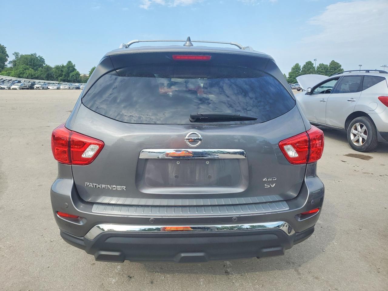 2019 Nissan Pathfinder Sv Gray vin: 5N1DR2MM8KC597850