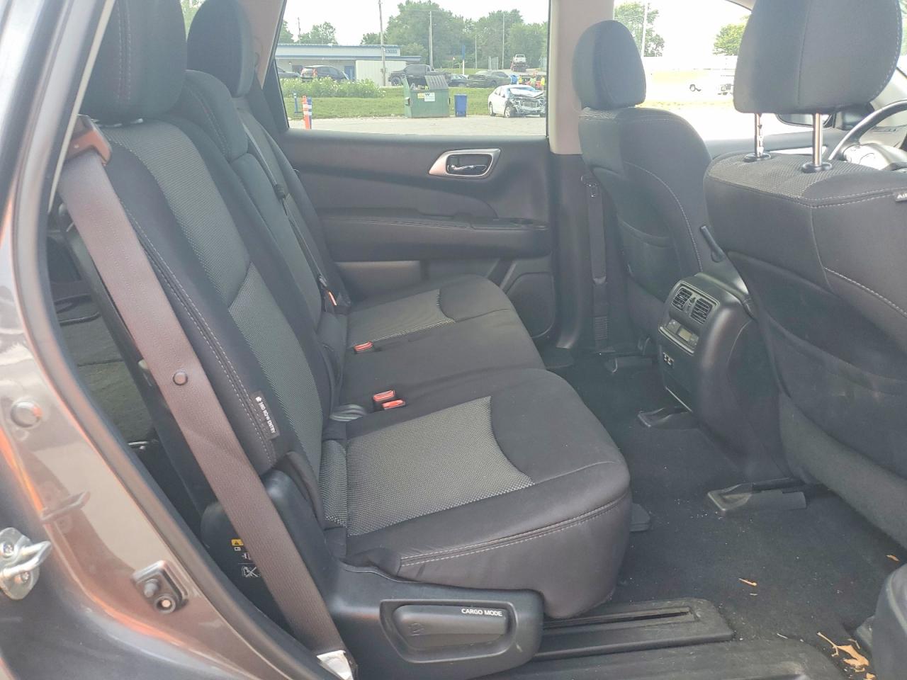 2019 Nissan Pathfinder Sv Gray vin: 5N1DR2MM8KC597850