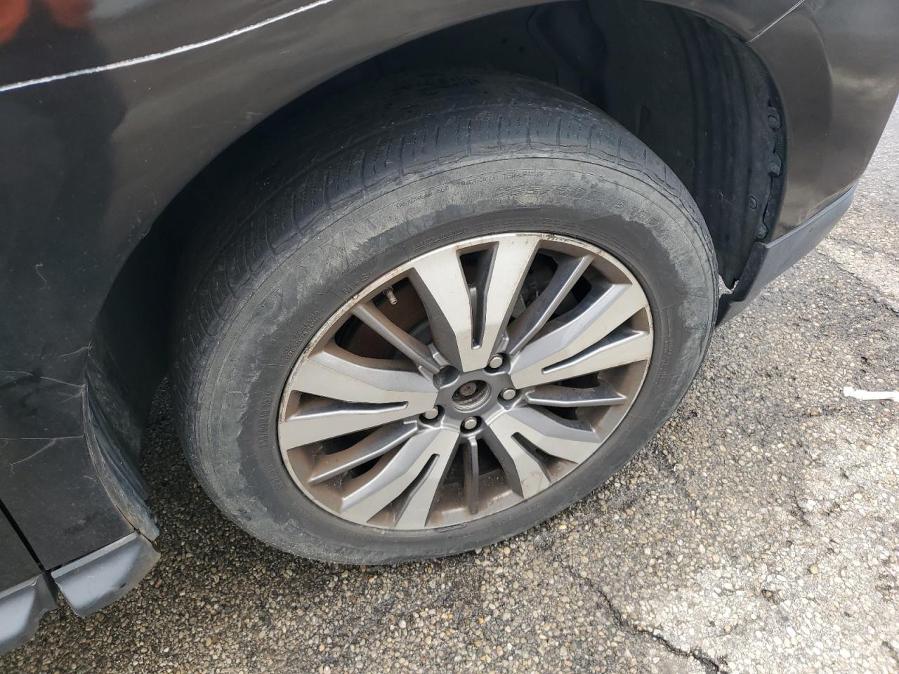 2017 Nissan Pathfinder Sv Gray vin: 5N1DR2MM9HC604779 Damage: Right Front Wheel, Curb Rash, 4 To 5 Inches