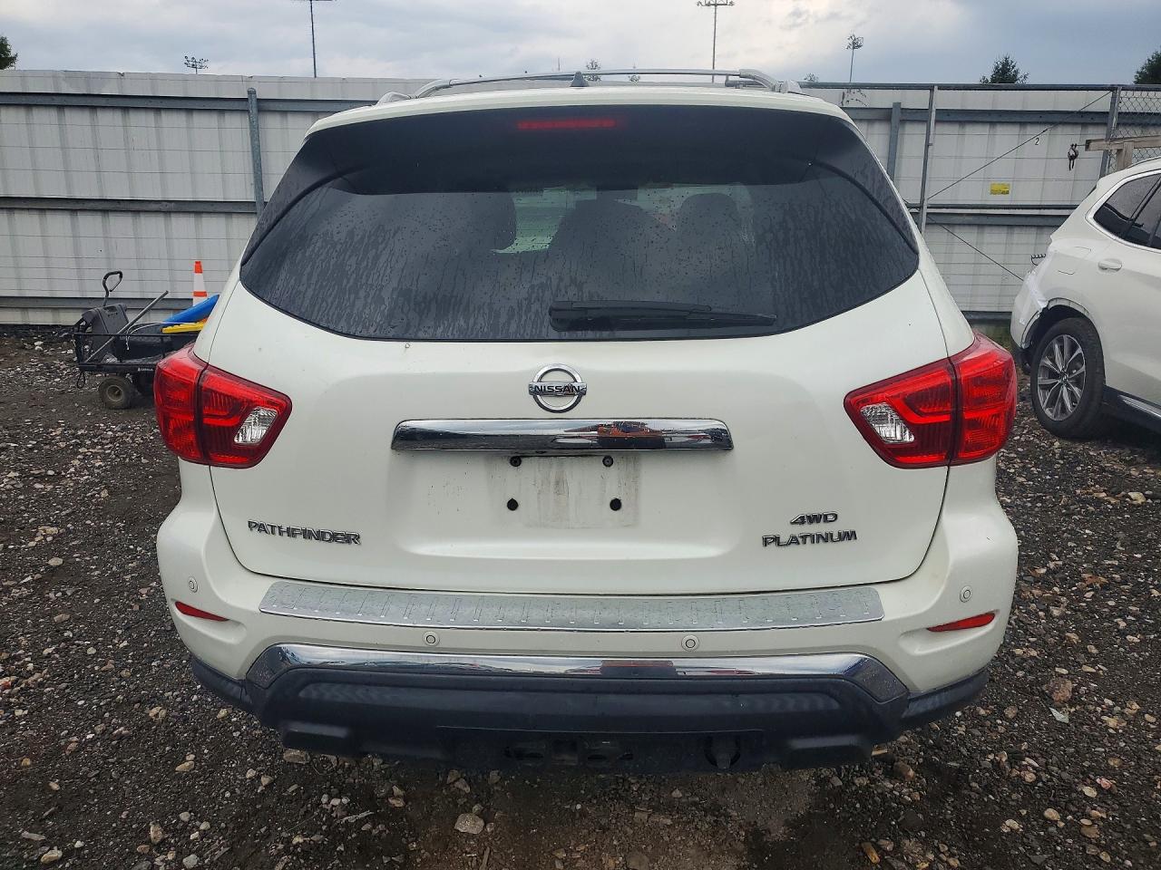 2017 Nissan Pathfinder S White vin: 5N1DR2MM9HC909800