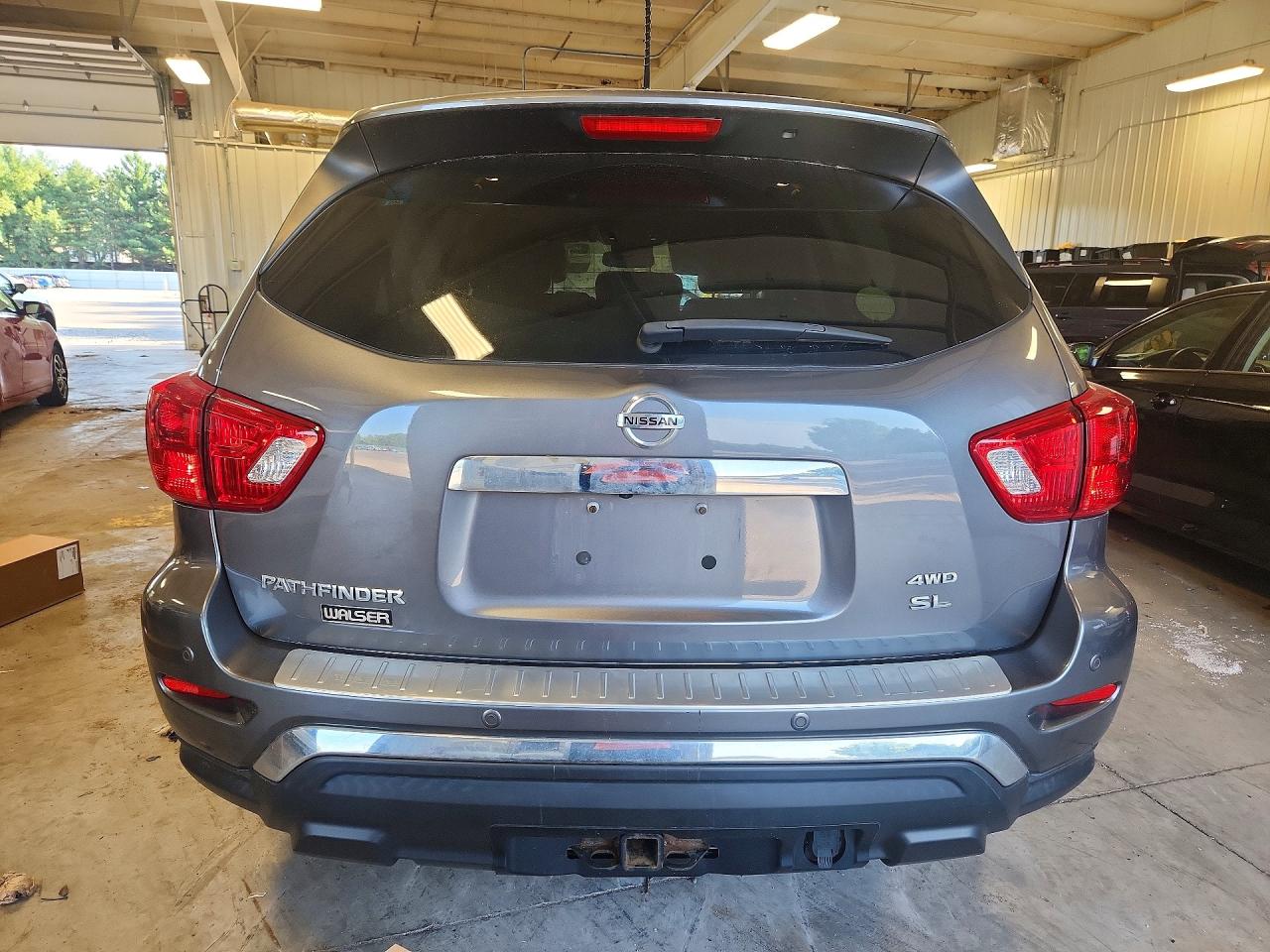 2017 Nissan Pathfinder Sl Gray vin: 5N1DR2MMXHC681774
