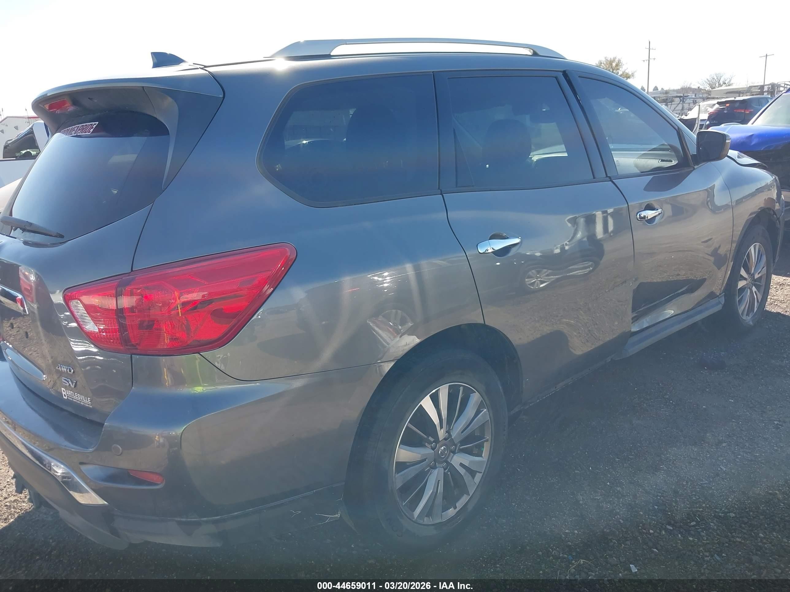 2019 Nissan Pathfinder Sv Gray vin: 5N1DR2MMXKC616916