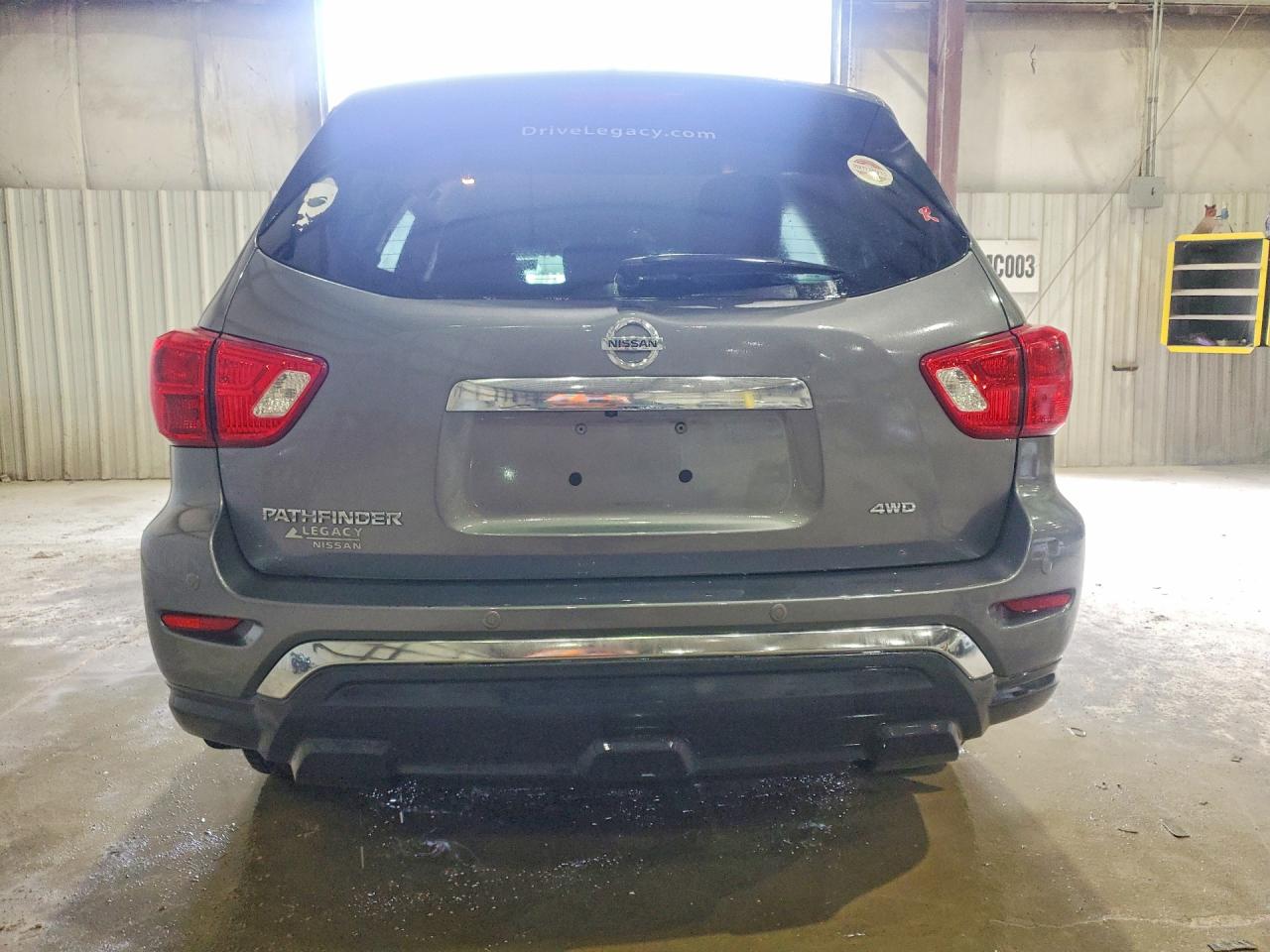 2019 Nissan Pathfinder S Gray vin: 5N1DR2MMXKC649124