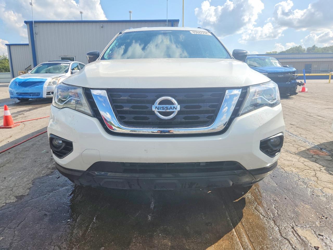 2018 Nissan Pathfinder Sl White vin: 5N1DR2MN0JC663802