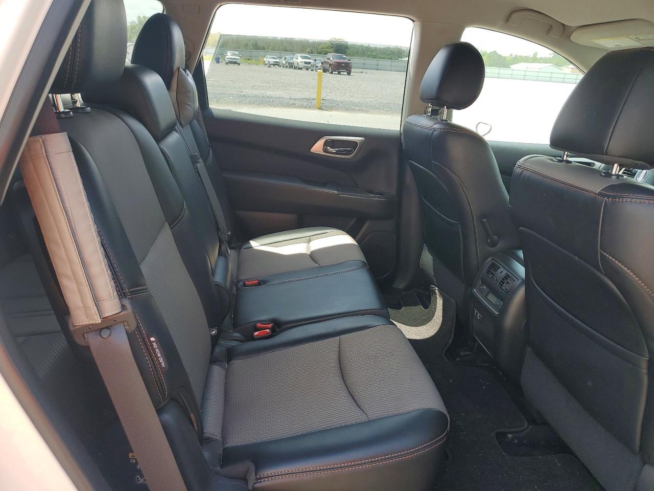 2019 Nissan Pathfinder Sv White vin: 5N1DR2MN0KC632115