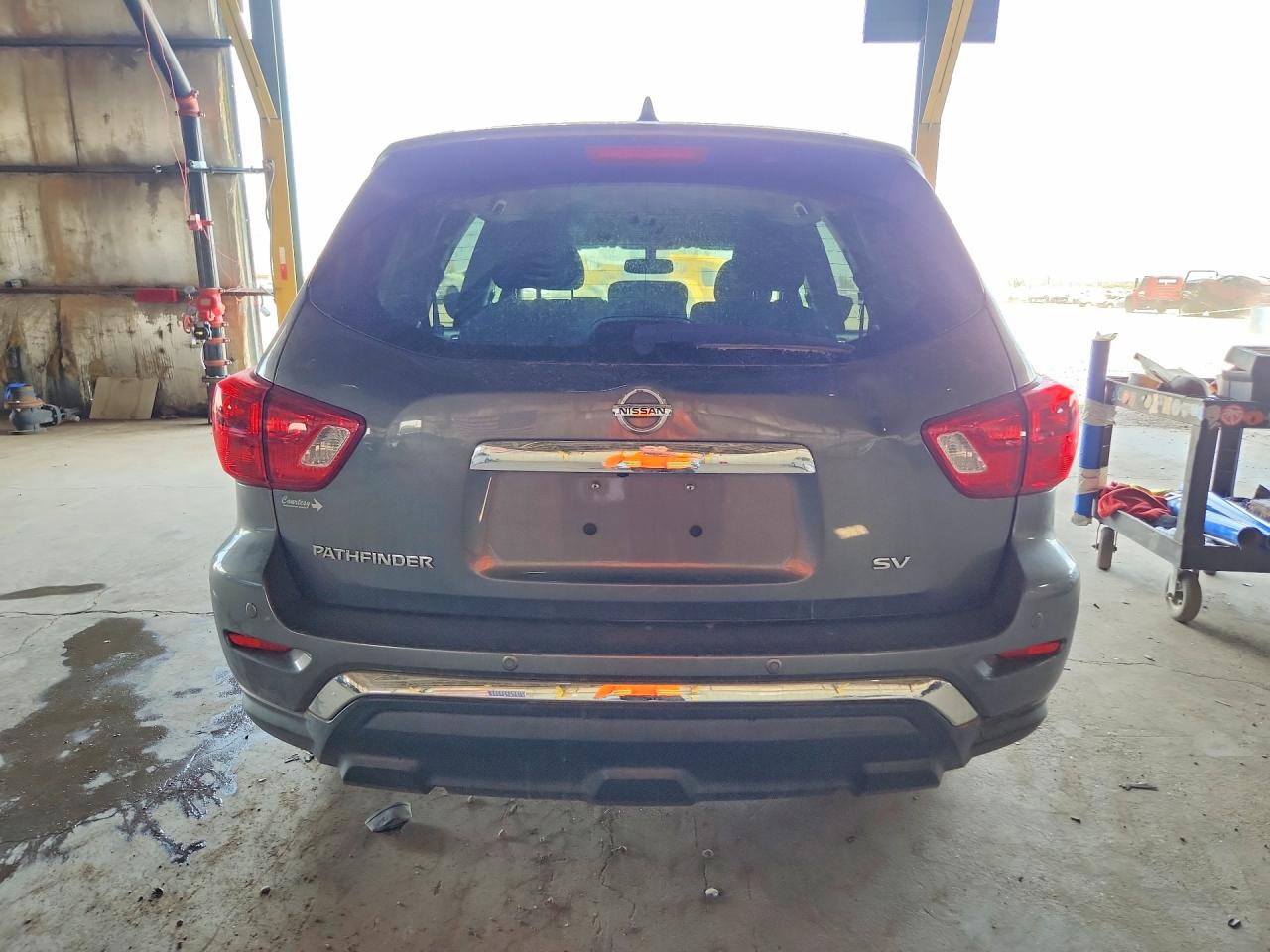 2019 Nissan Pathfinder Sv Gray vin: 5N1DR2MN1KC635282