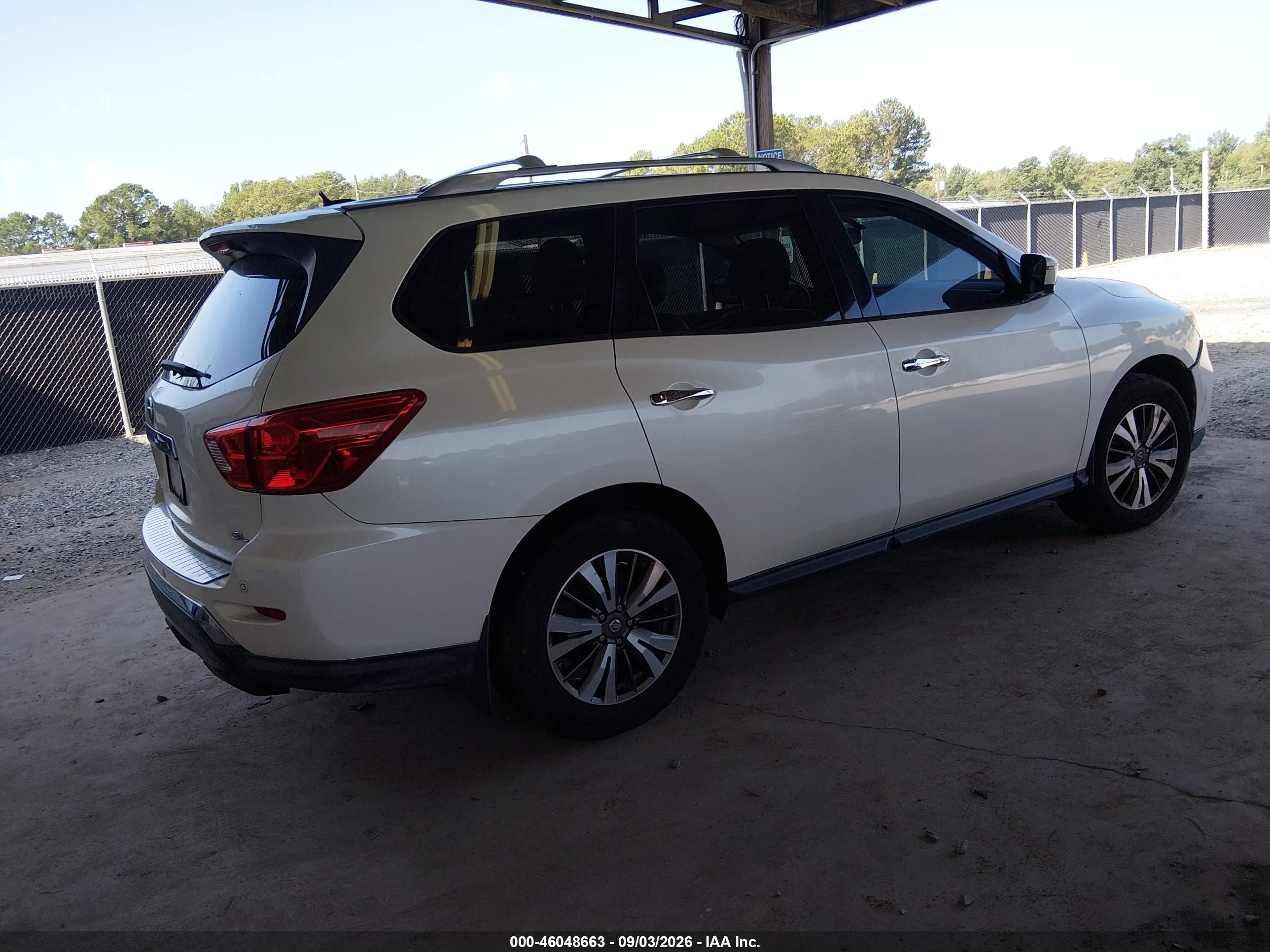 2017 Nissan Pathfinder Sl White vin: 5N1DR2MN3HC643084