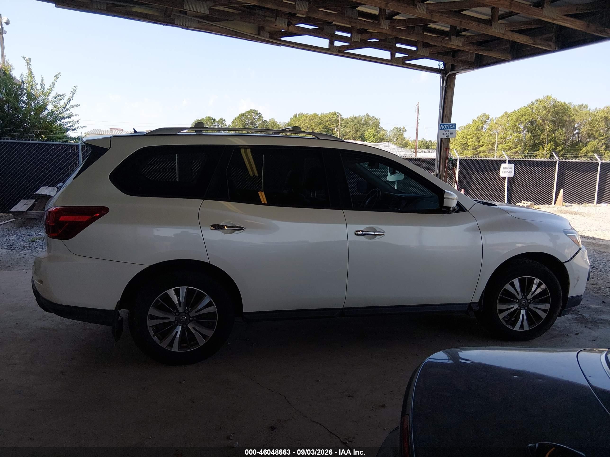2017 Nissan Pathfinder Sl White vin: 5N1DR2MN3HC643084
