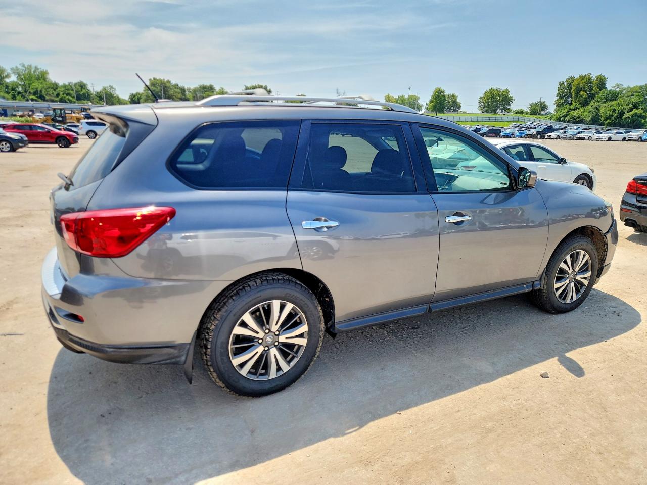 2018 Nissan Pathfinder S Gray vin: 5N1DR2MN3JC607997