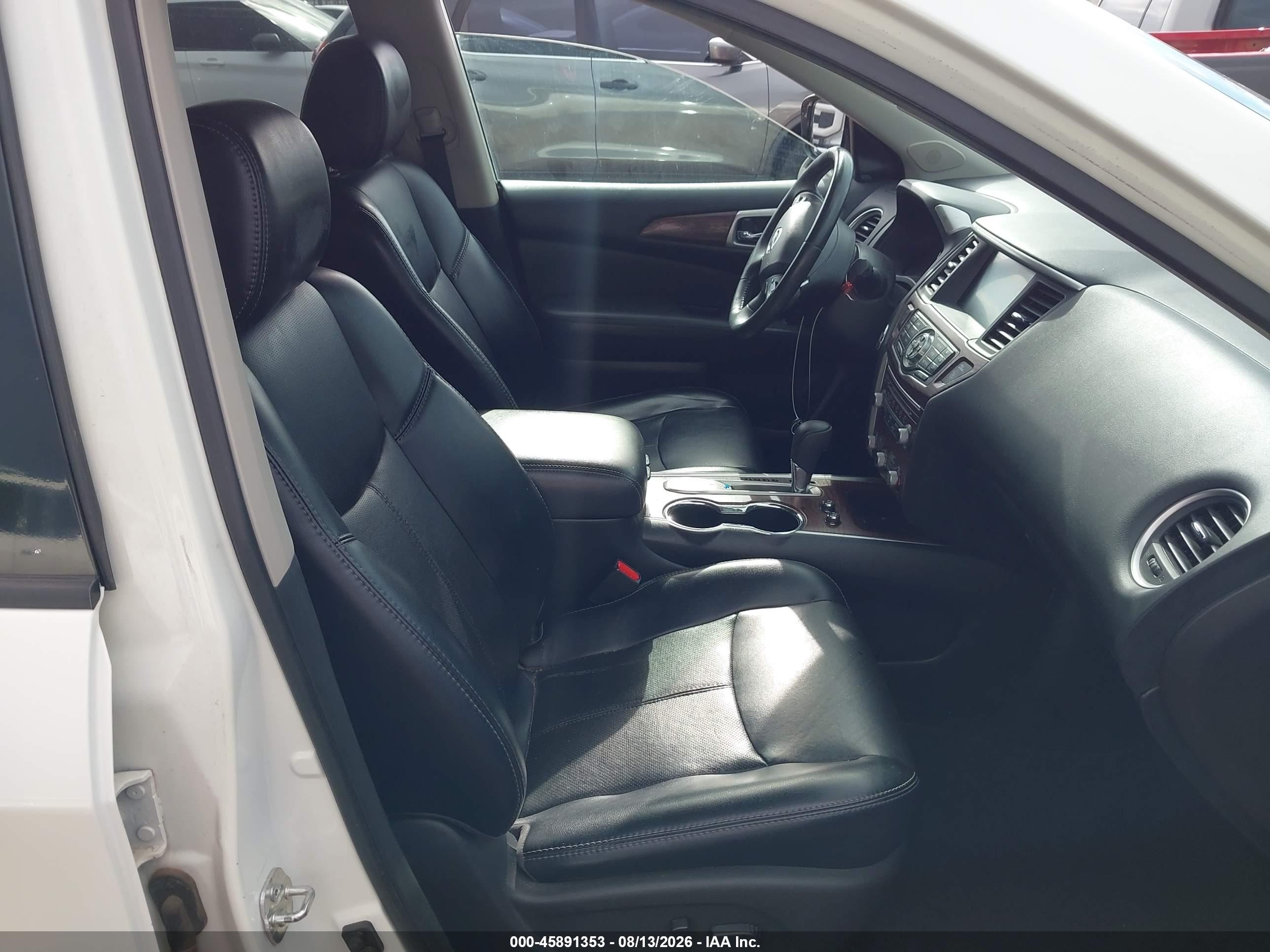 2017 Nissan Pathfinder Platinum White vin: 5N1DR2MN4HC675672
