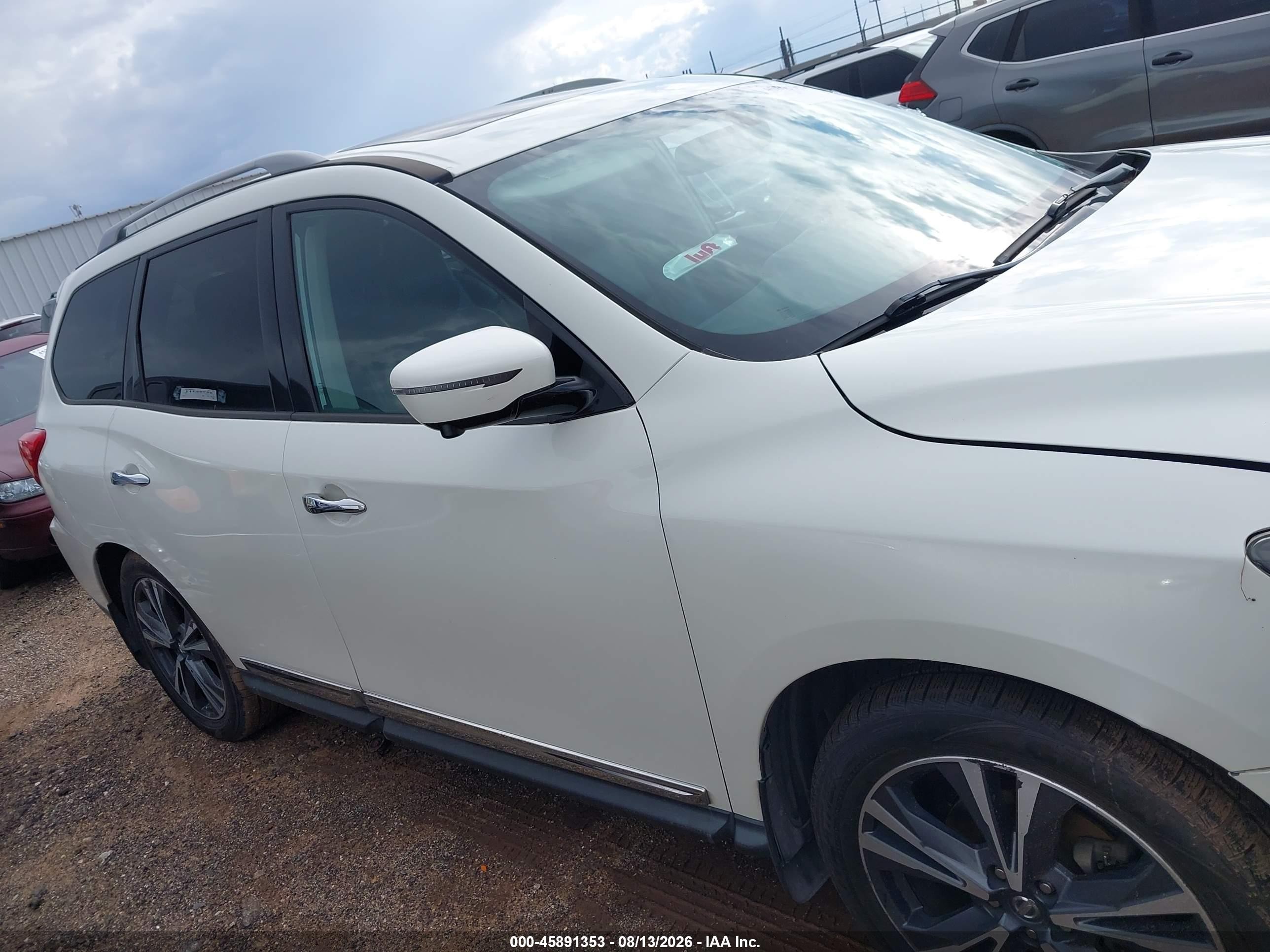 2017 Nissan Pathfinder Platinum White vin: 5N1DR2MN4HC675672