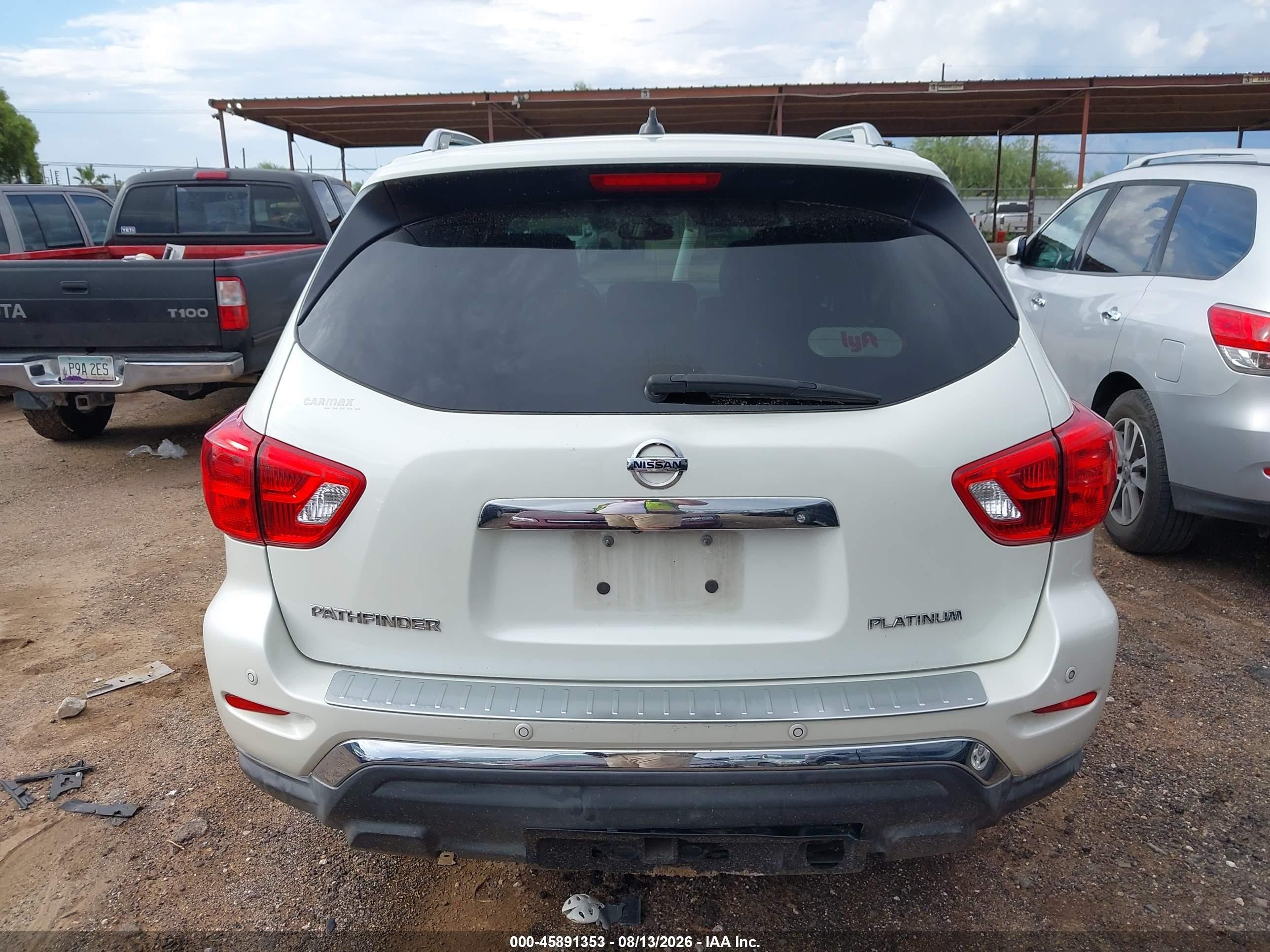 2017 Nissan Pathfinder Platinum White vin: 5N1DR2MN4HC675672