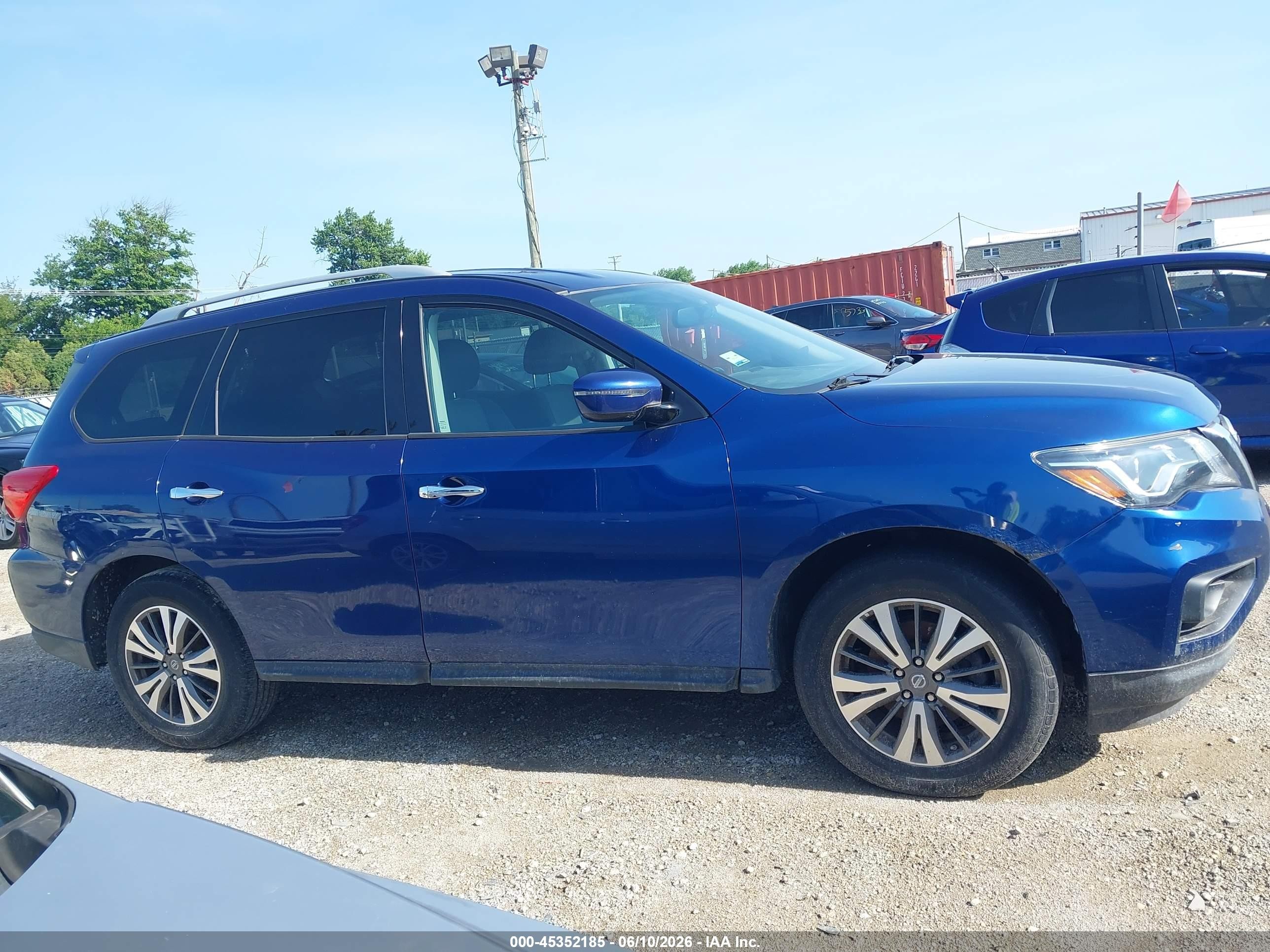 2017 Nissan Pathfinder Sv Blue vin: 5N1DR2MN4HC688065
