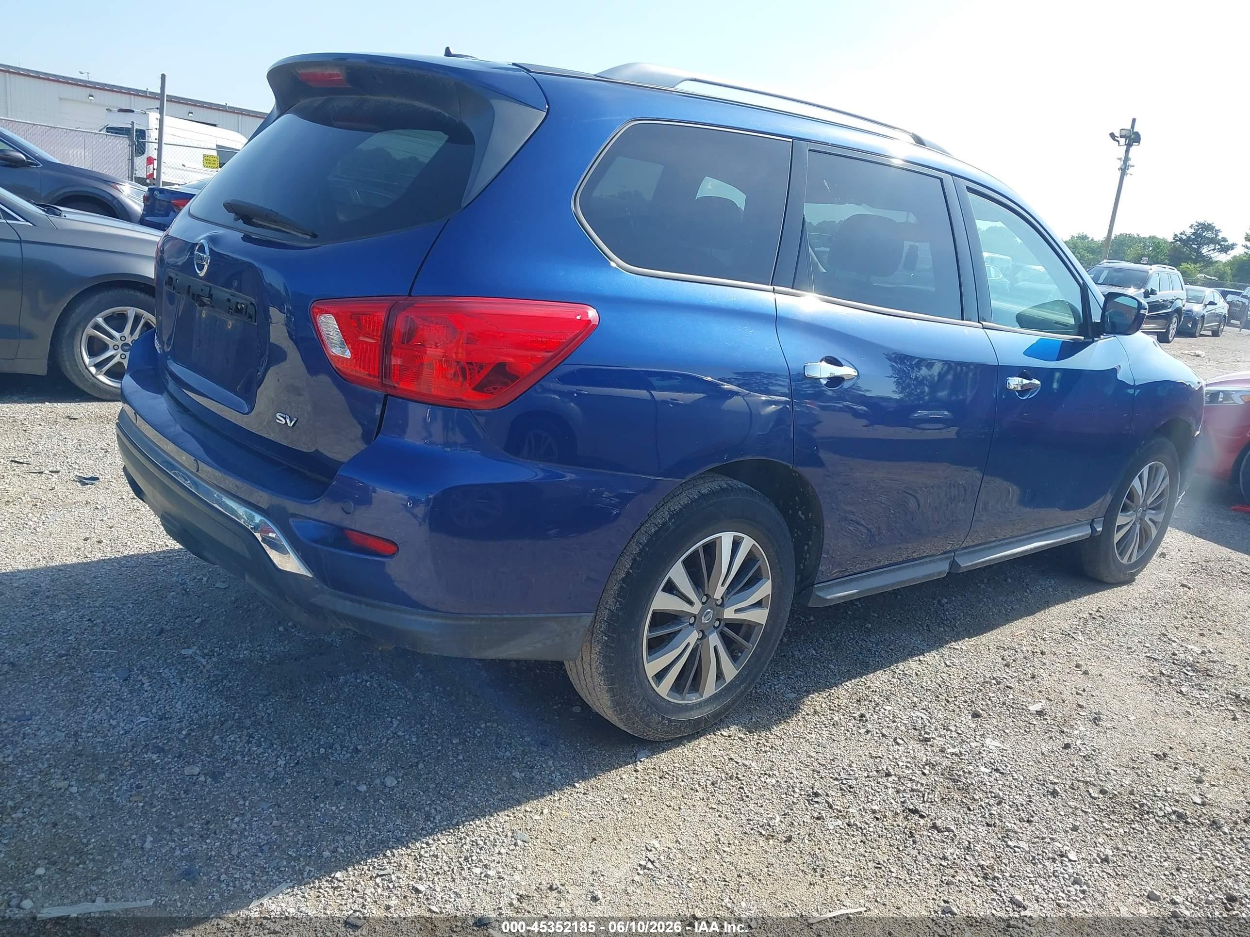 2017 Nissan Pathfinder Sv Blue vin: 5N1DR2MN4HC688065