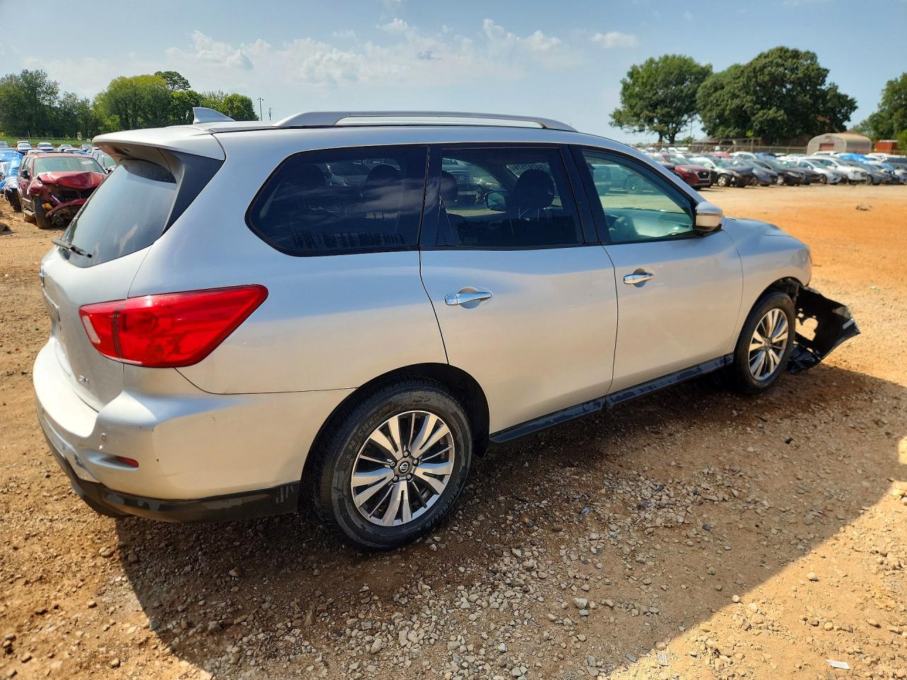 2019 Nissan Pathfinder Sv Silver vin: 5N1DR2MN4KC618864