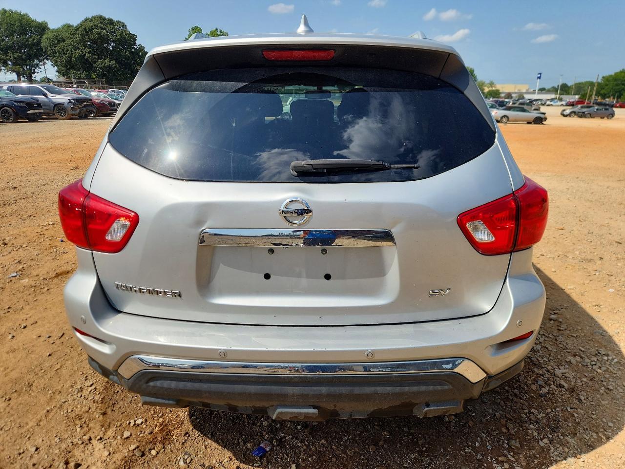 2019 Nissan Pathfinder Sv Silver vin: 5N1DR2MN4KC618864