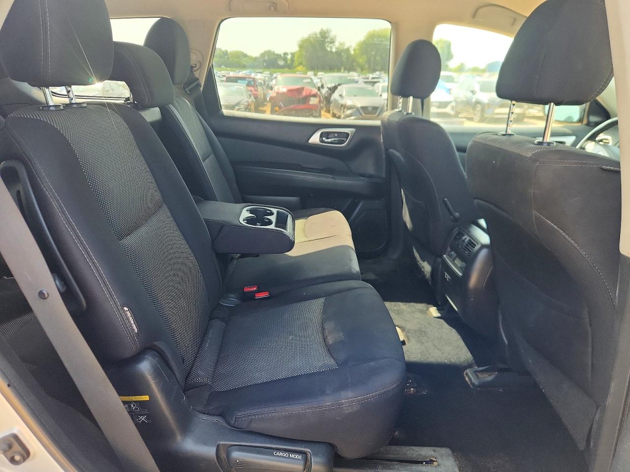 2019 Nissan Pathfinder Sv Silver vin: 5N1DR2MN4KC618864
