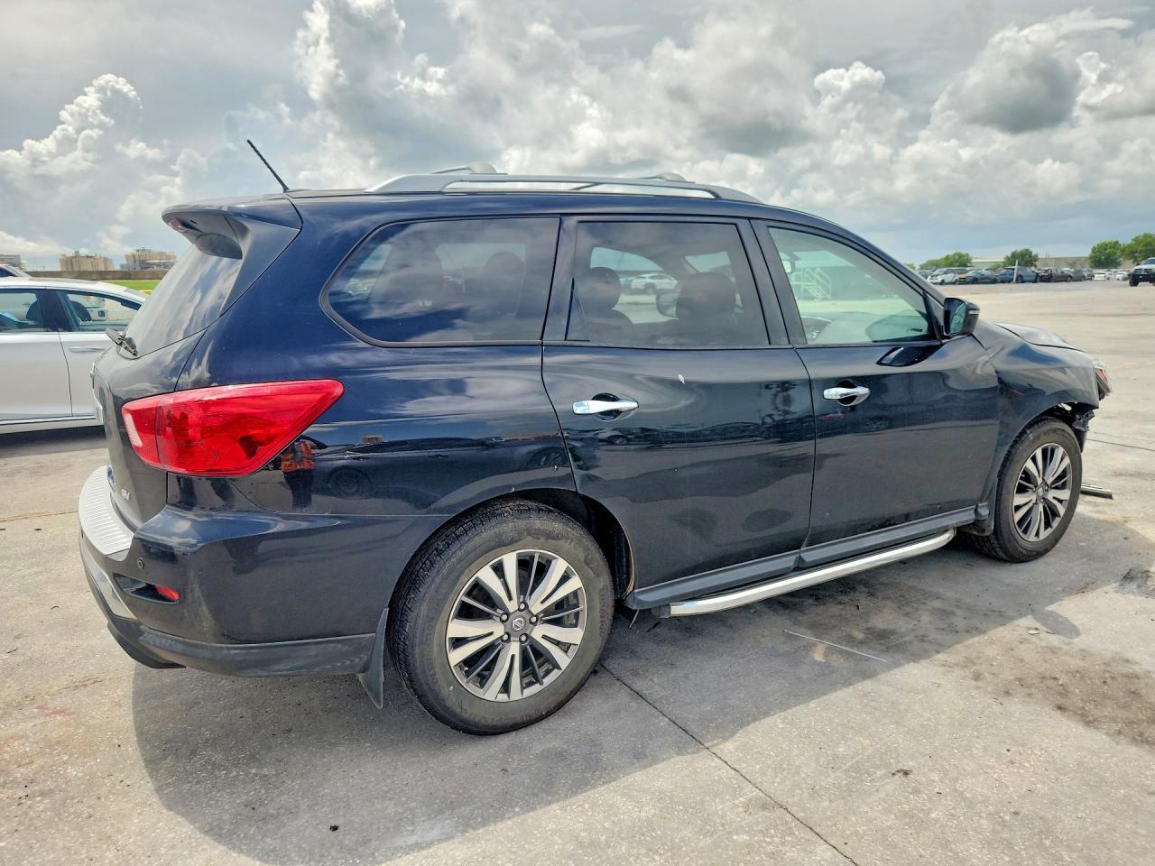 2018 Nissan Pathfinder Sv Black vin: 5N1DR2MN5JC657106