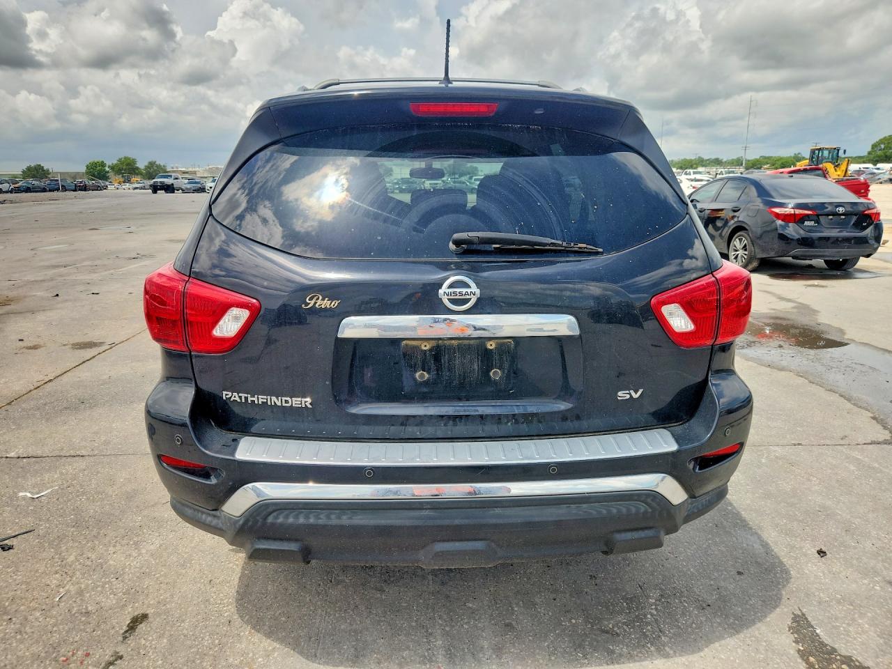 2018 Nissan Pathfinder Sv Black vin: 5N1DR2MN5JC657106