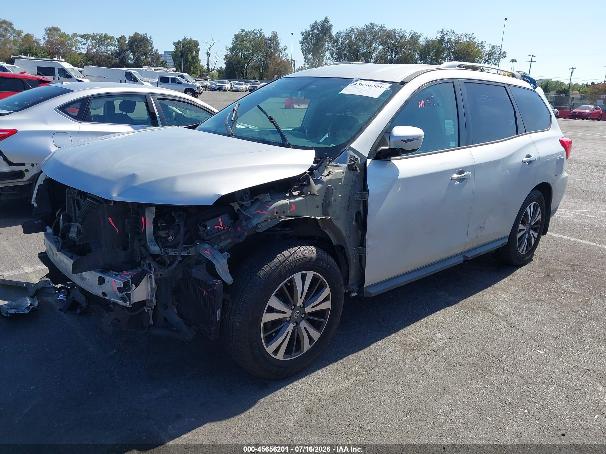 2017 Nissan Pathfinder S Silver vin: 5N1DR2MN8HC648524