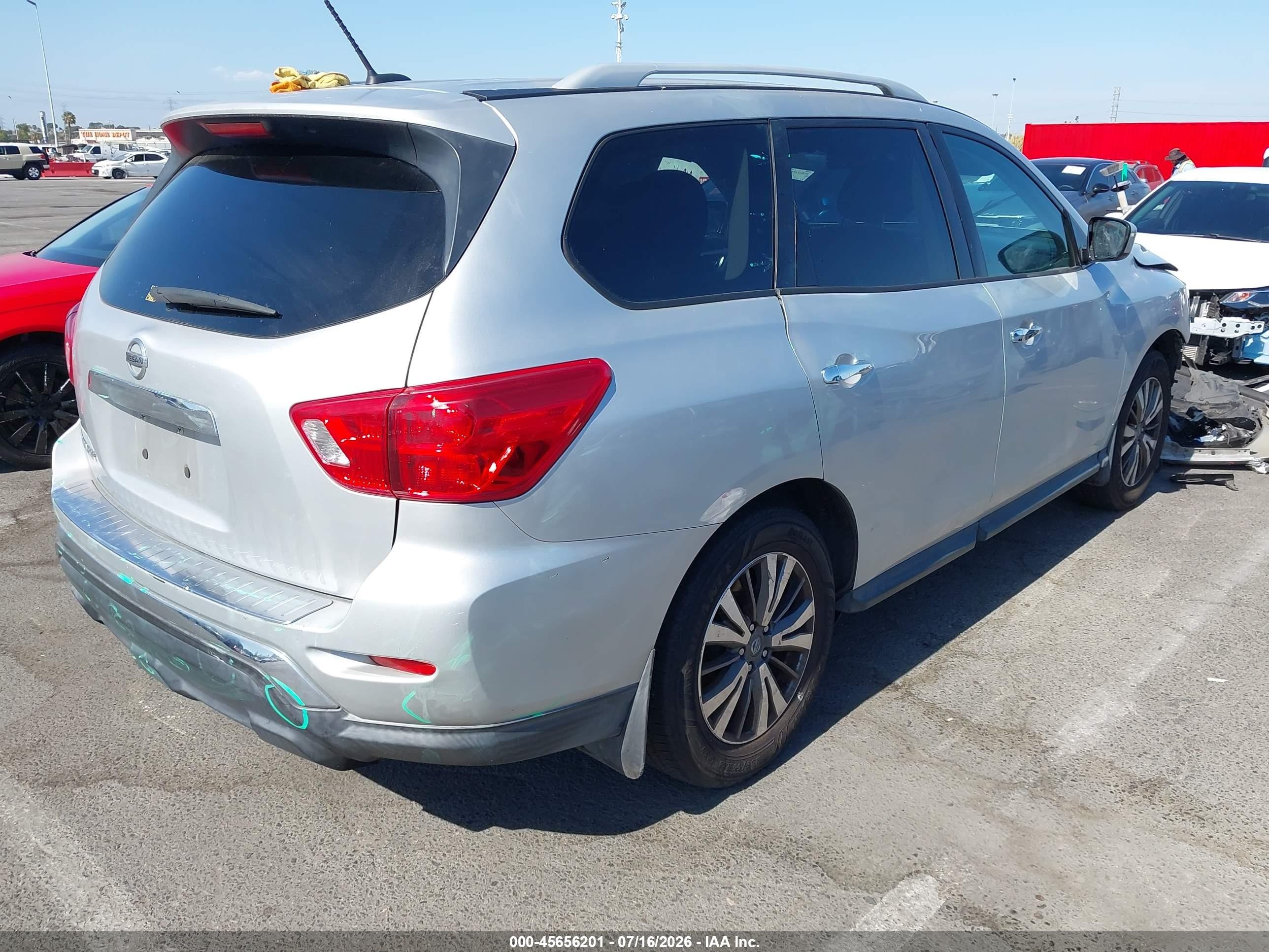 2017 Nissan Pathfinder S Silver vin: 5N1DR2MN8HC648524