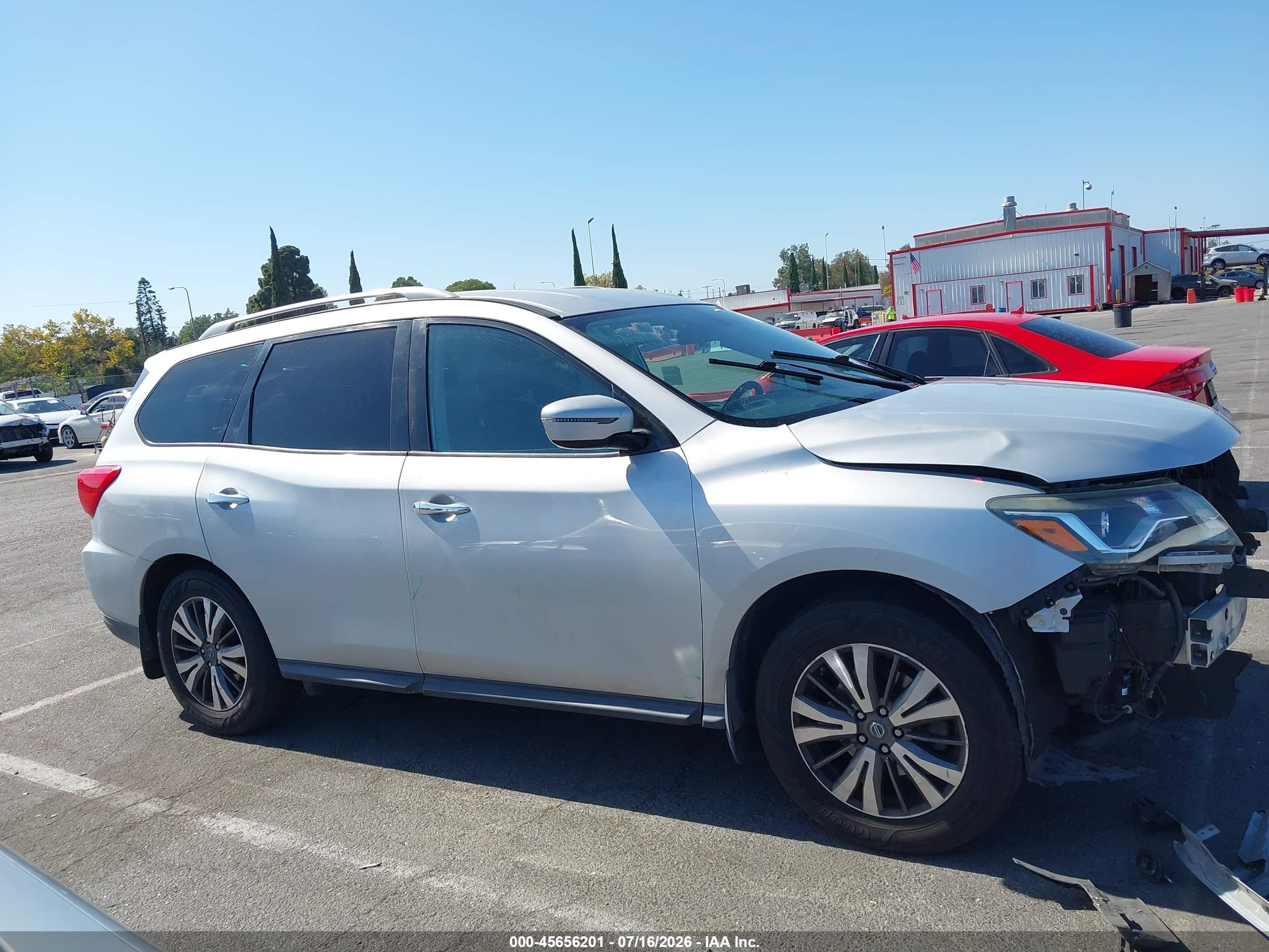 2017 Nissan Pathfinder S Silver vin: 5N1DR2MN8HC648524