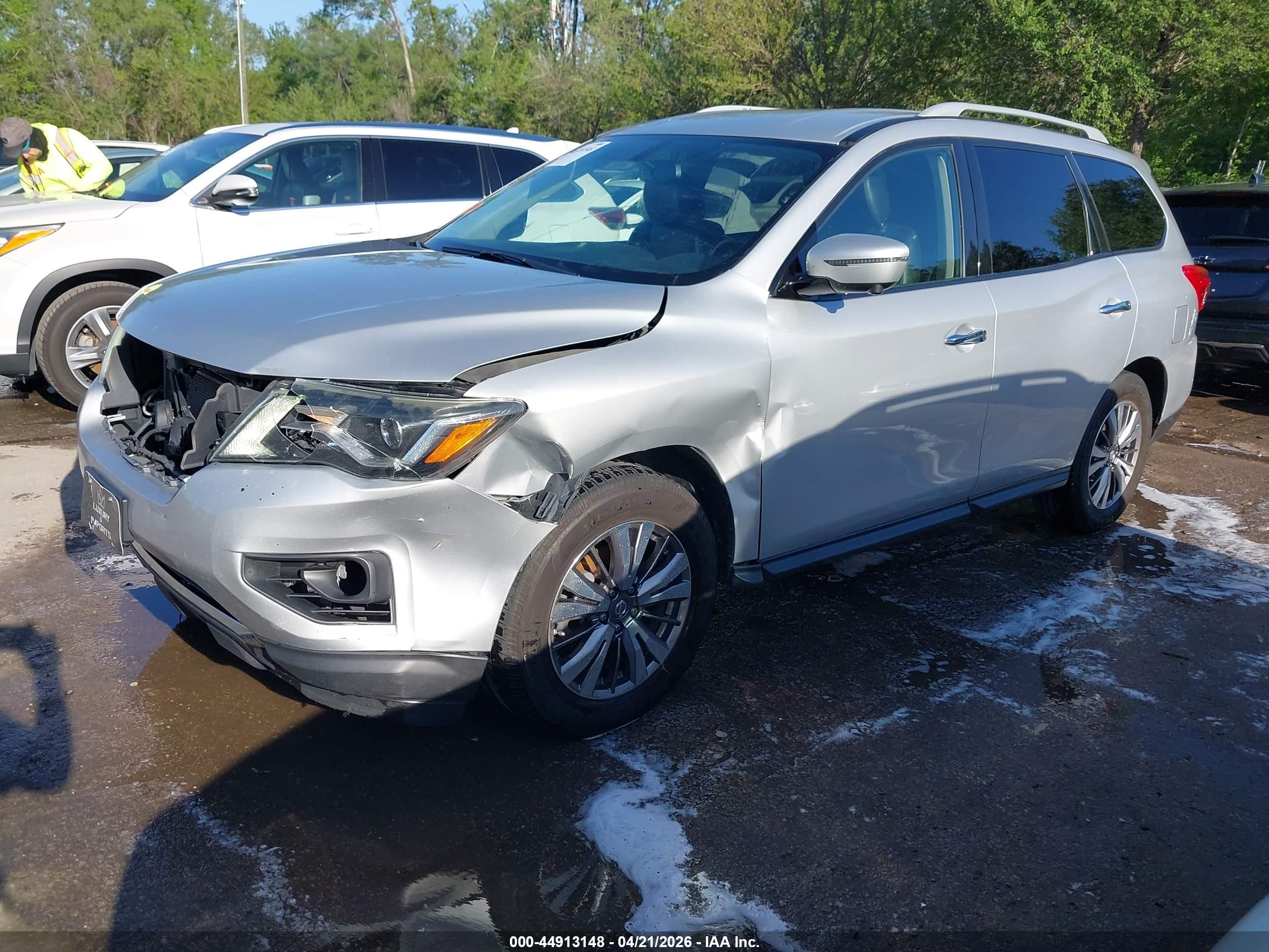 2018 Nissan Pathfinder Sl Silver vin: 5N1DR2MN8JC616291