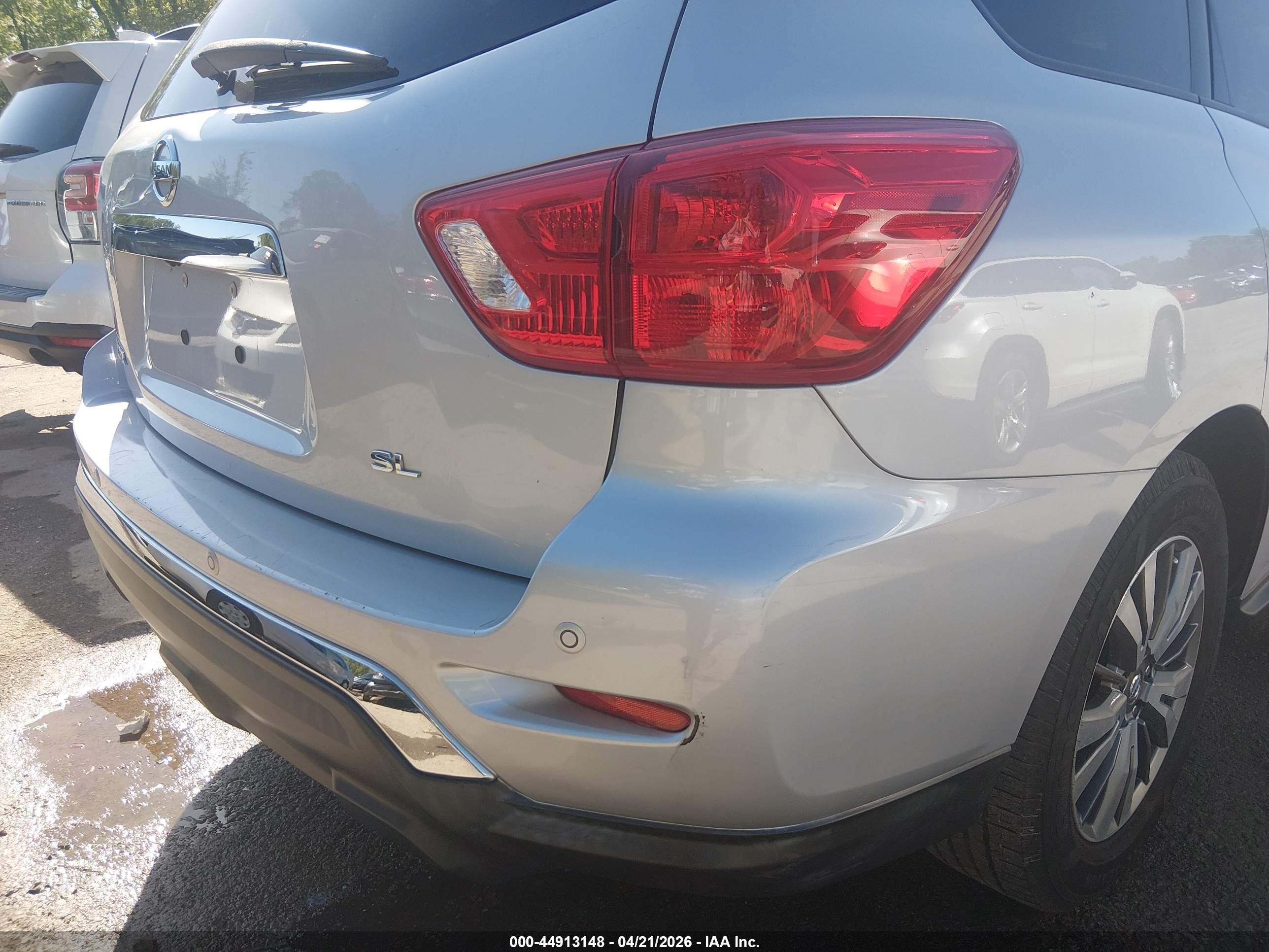2018 Nissan Pathfinder Sl Silver vin: 5N1DR2MN8JC616291