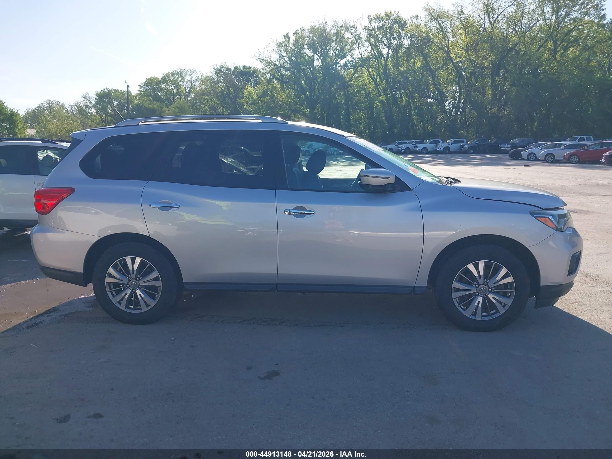 2018 Nissan Pathfinder Sl Silver vin: 5N1DR2MN8JC616291