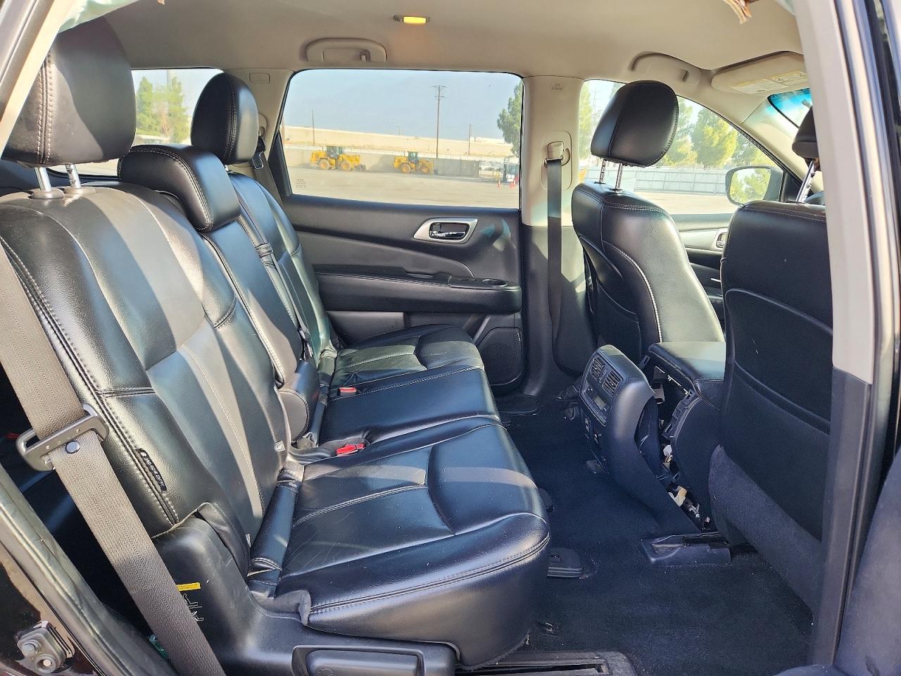 2018 Nissan Pathfinder S Black vin: 5N1DR2MN8JC625072