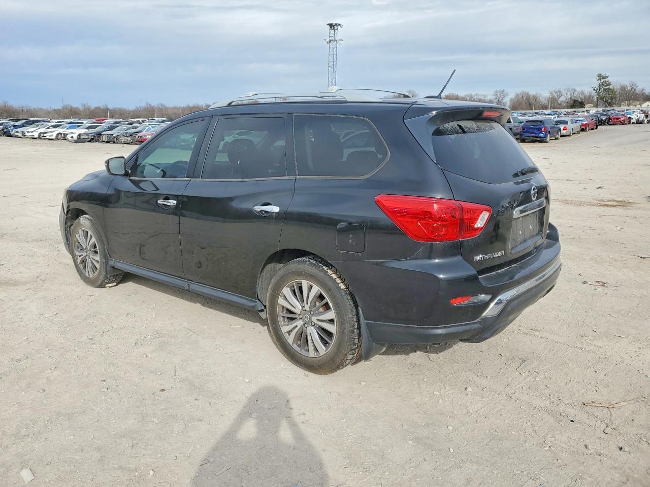 2018 Nissan Pathfinder S Black vin: 5N1DR2MN8JC628022