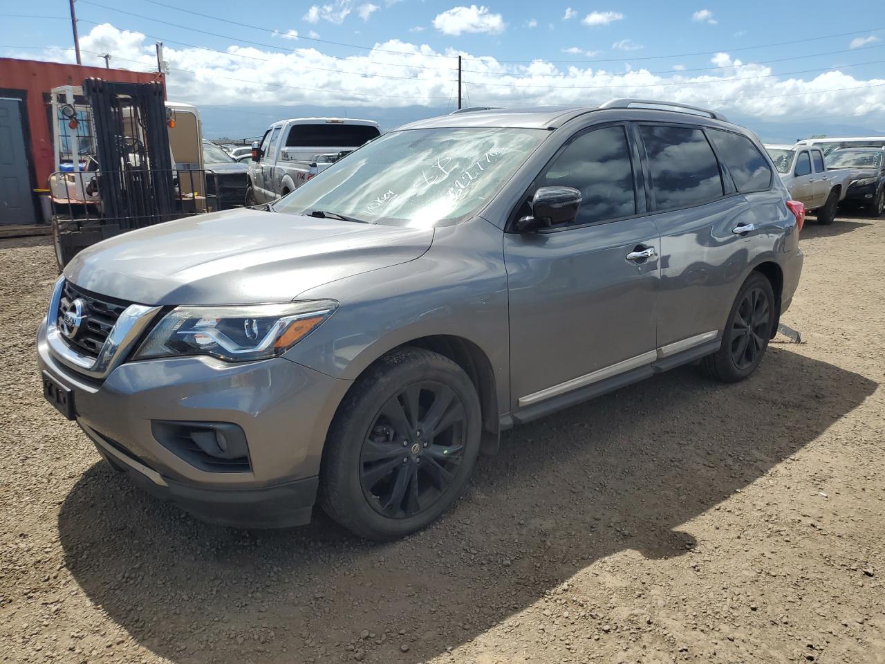 2017 Nissan Pathfinder Platinum Gray vin: 5N1DR2MN9HC658933 Damage: Left Front Tire, Worn, Replacement Required