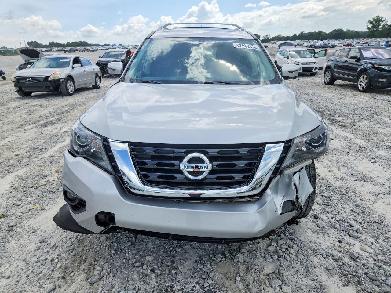 2018 Nissan Pathfinder Platinum Silver vin: 5N1DR2MN9JC626778