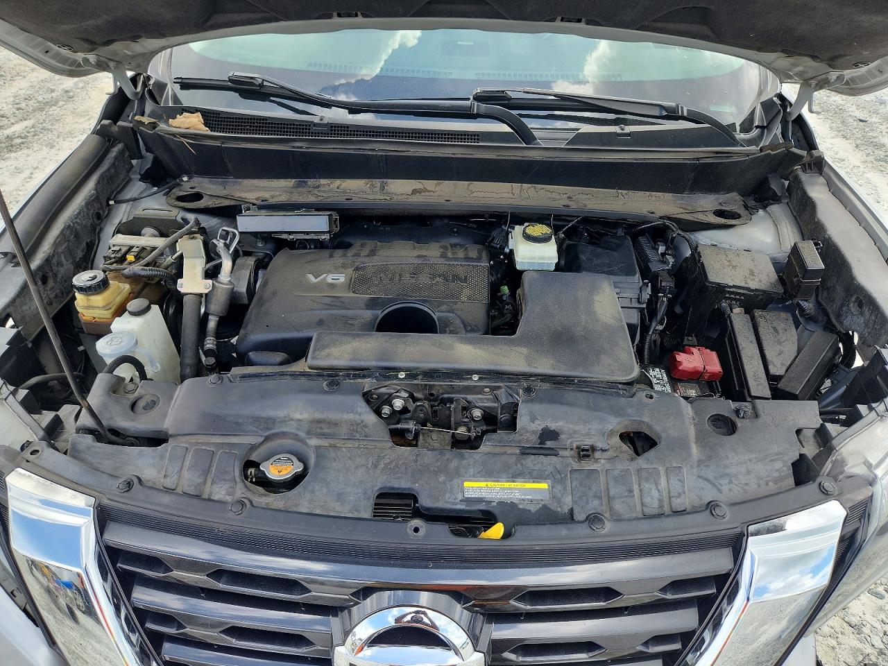 2018 Nissan Pathfinder Platinum Silver vin: 5N1DR2MN9JC626778