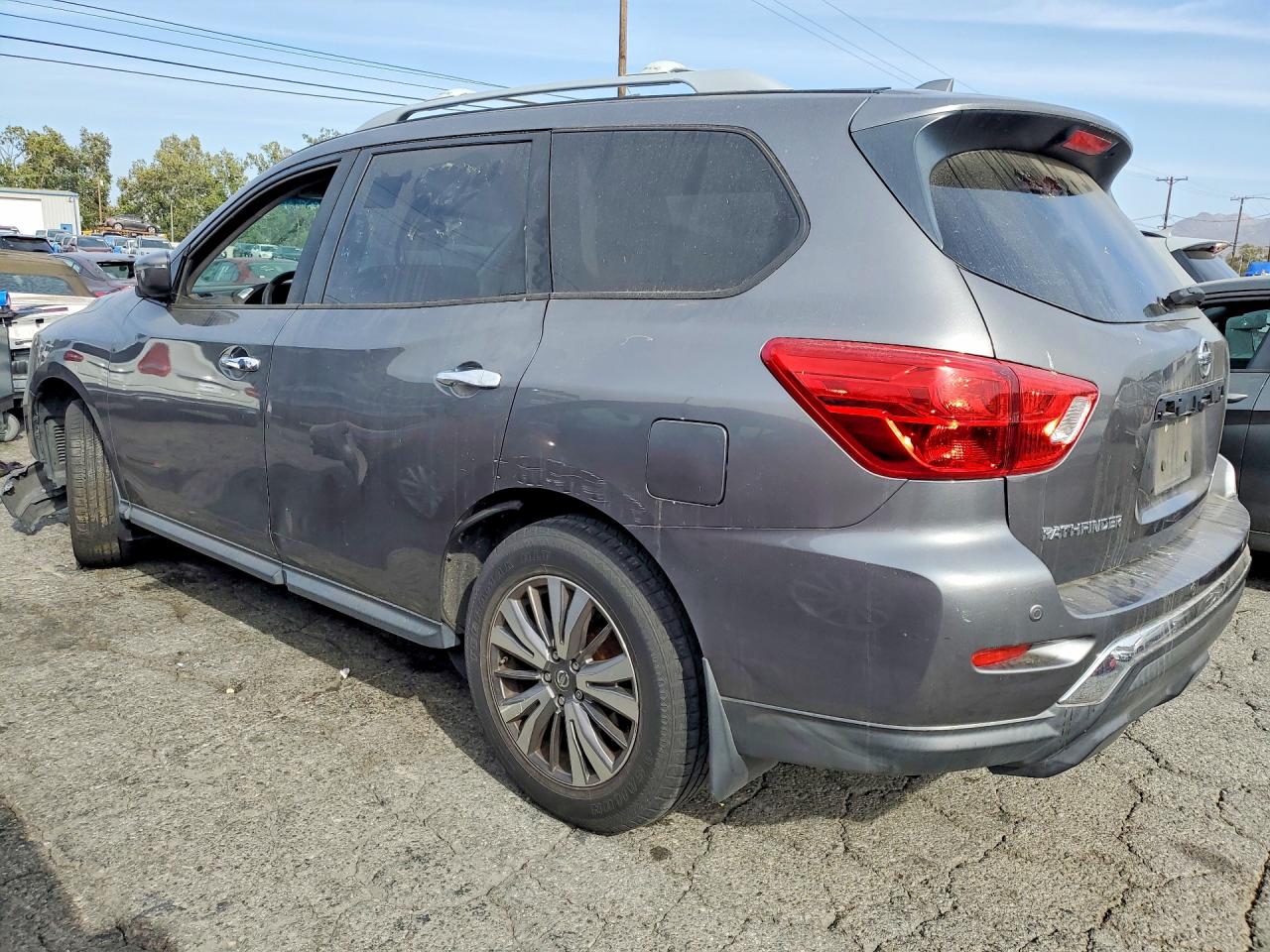 2019 Nissan Pathfinder S Серый vin: 5N1DR2MN9KC600652